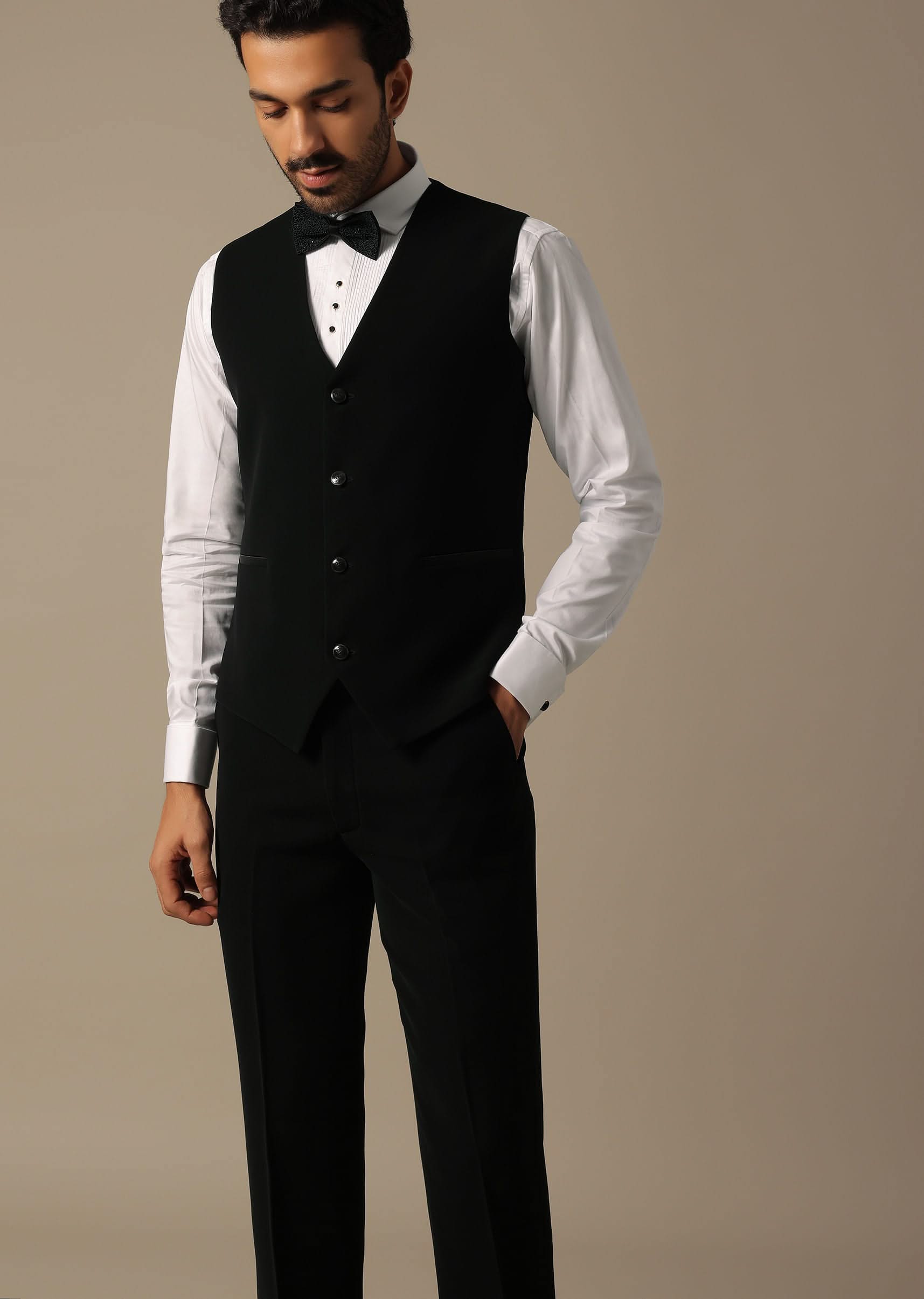 elegant_tuxedo_for_grooms-sg200958_7_1e597233-5ac2-4796-9b3b-8de9753df534.jpg