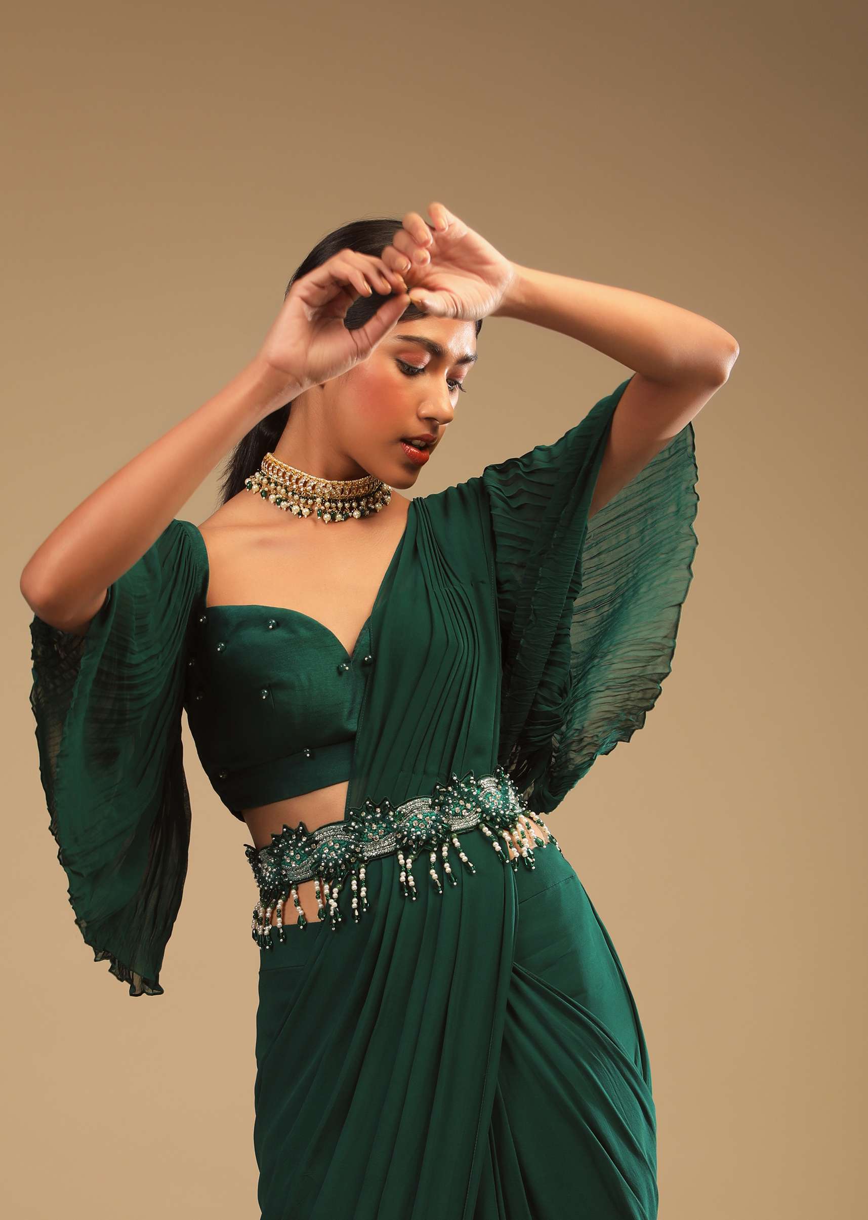 emerald-green-ready-pleated-saree-in-georgette-with-bell-sleeves-crop-top-and-chunky-embroidered-belt-online-kalki-fashion-m001at386y-sg67133_4_58bc59d5-deec-4cbc-b7e5-fadae77269b8.jpg