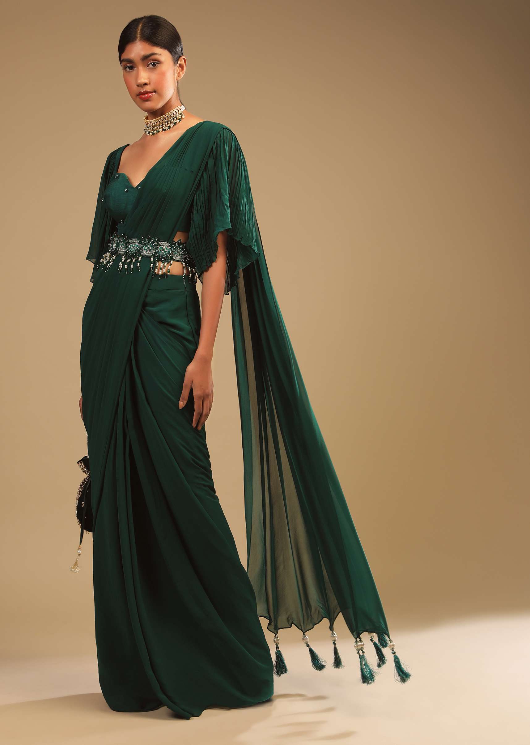 emerald-green-ready-pleated-saree-in-georgette-with-bell-sleeves-crop-top-and-chunky-embroidered-belt-online-kalki-fashion-m001at386y-sg67133_5_745131b7-d572-4a2e-b276-6e952a7065ab.jpg