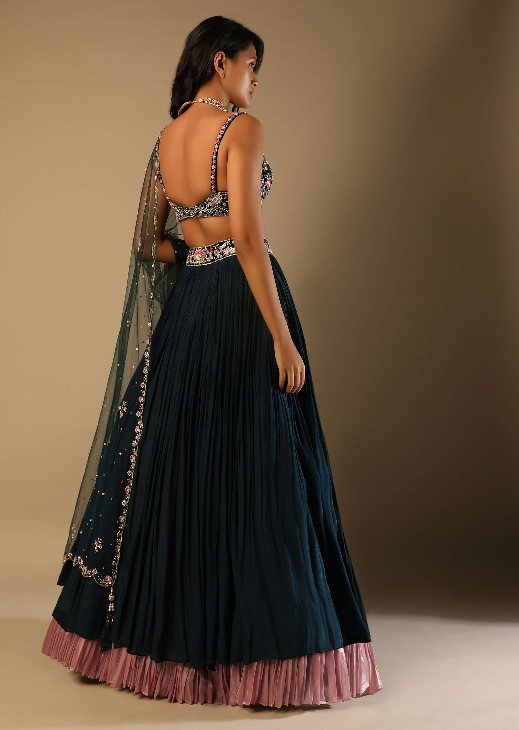 emerald_green_lehenga_with_hand_embroidered-sg80045_5_c938ee13-48da-43f5-a5c8-78e57c77bfce.jpg