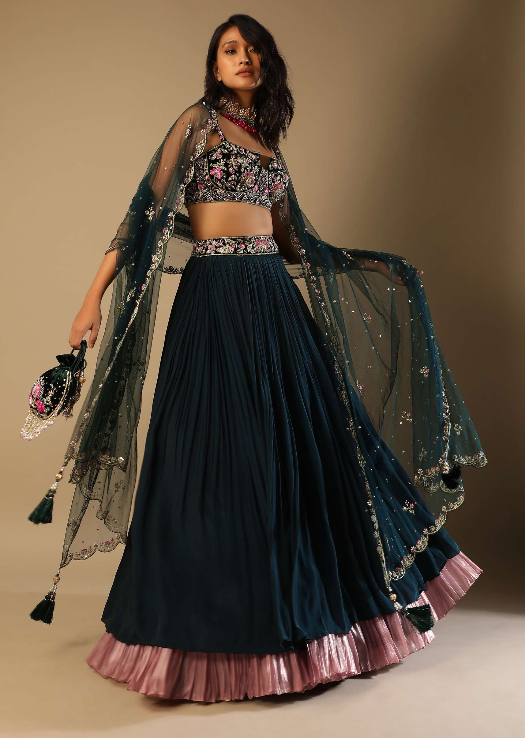 emerald_green_lehenga_with_hand_embroidered-sg80045_7_2faa7611-a41c-4276-9d41-193ca0c44df7.jpg