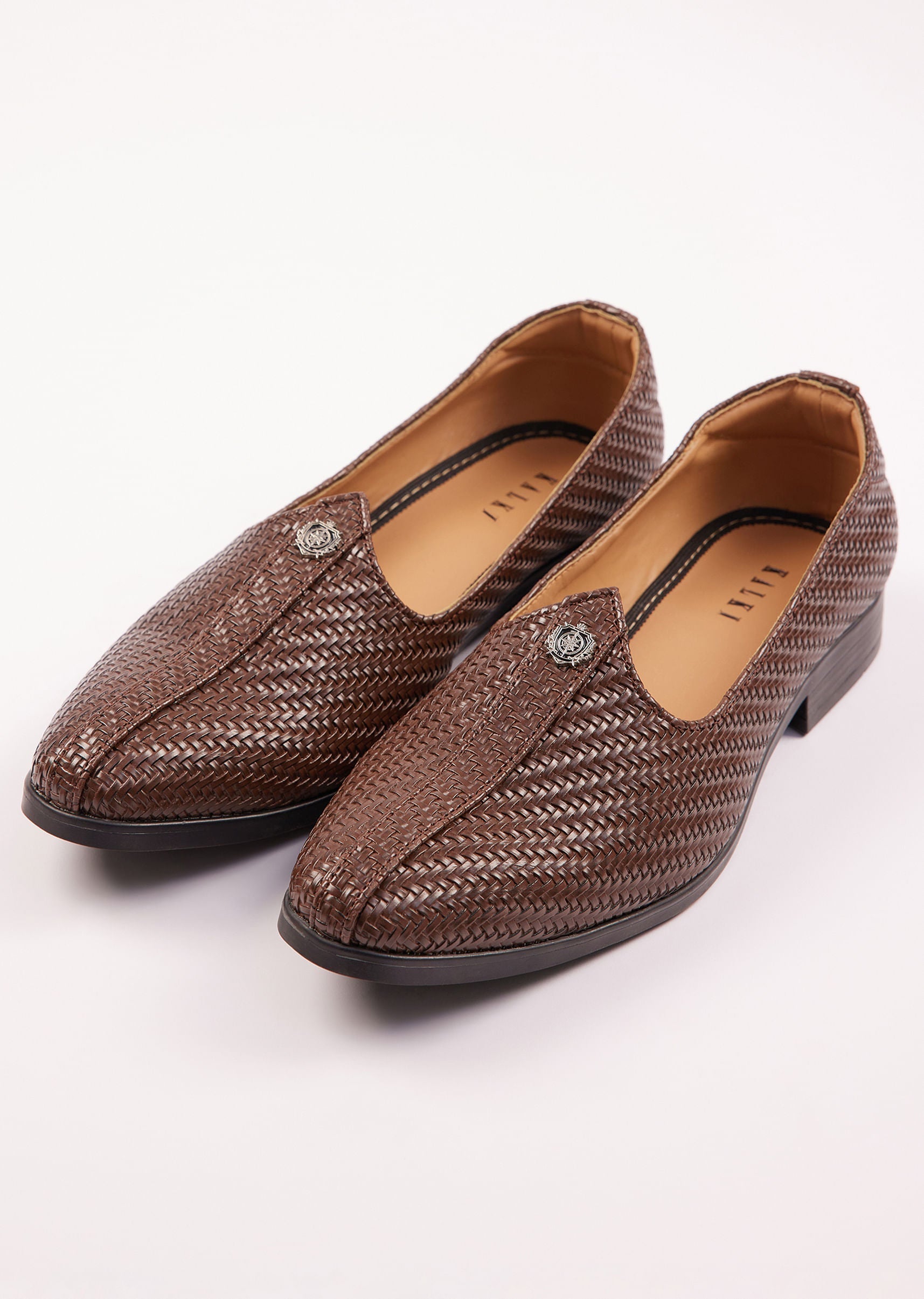 ethnic_juttis_for_men_in_dark_brown-sg250309_3_a68dce96-c298-4a34-bbd7-a382f3e8273d.jpg