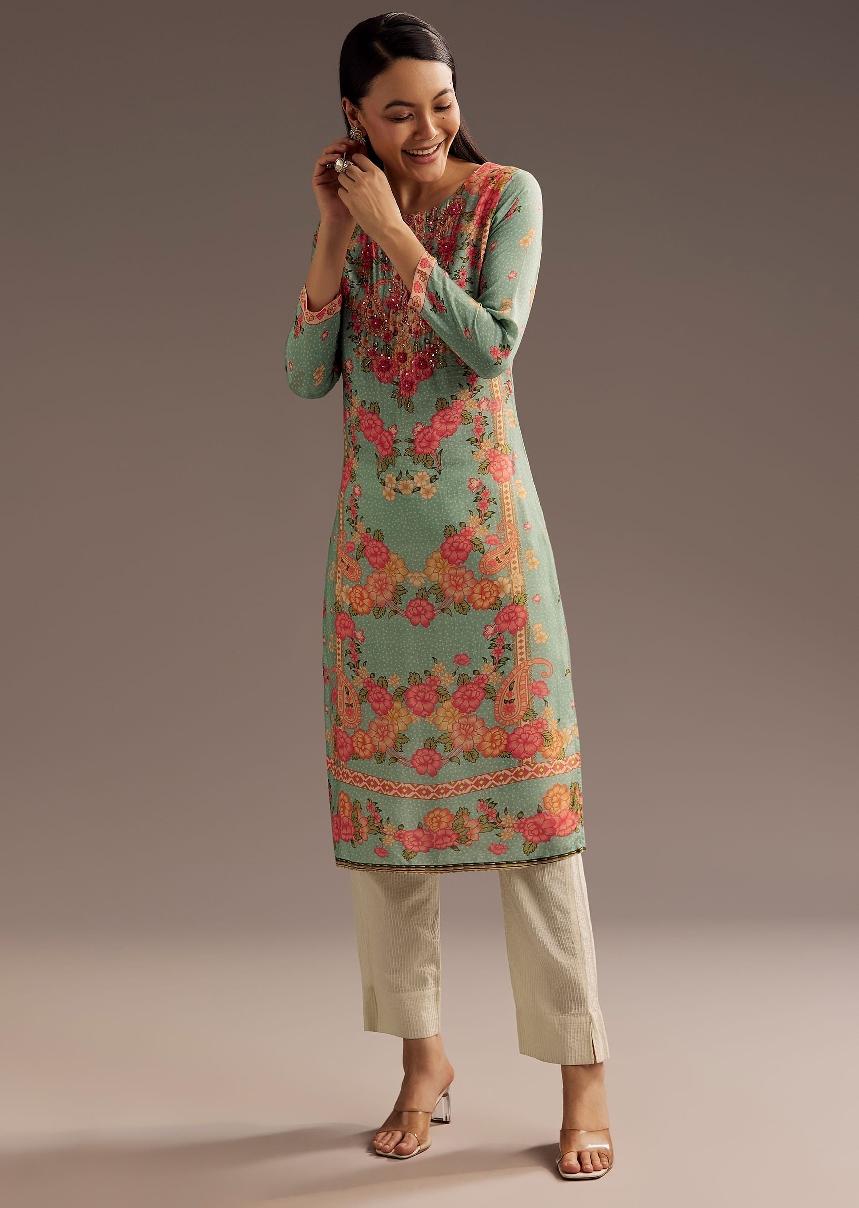 floral-print-crepe-kurta-with-cutdana-work-sg227411-1_19a78a1f-5d7f-42b2-9ec6-345d6a43bca6.jpg