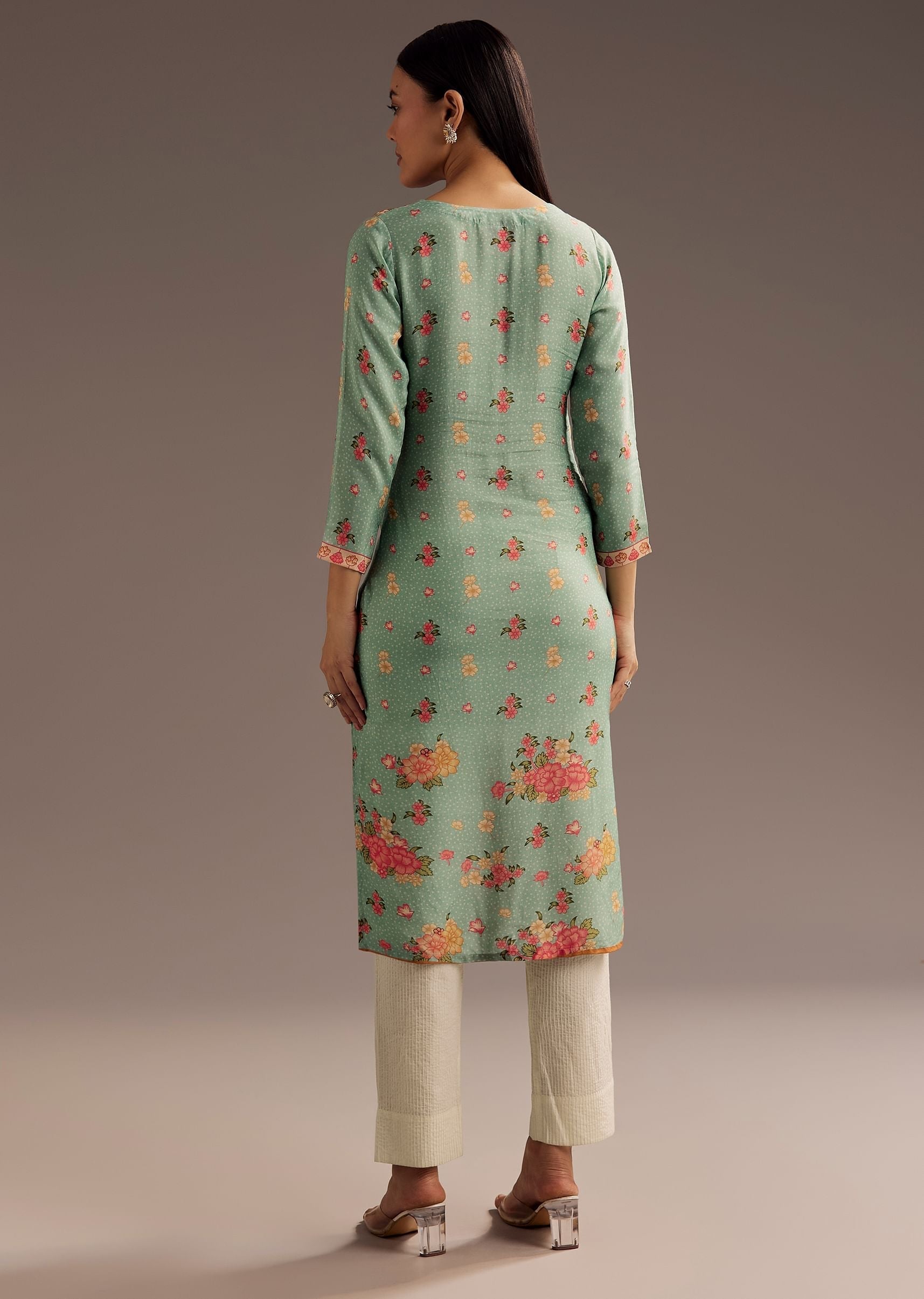 floral-print-crepe-kurta-with-cutdana-work-sg227411-5_c9df2862-0324-46f3-acf4-f13b98920735.jpg