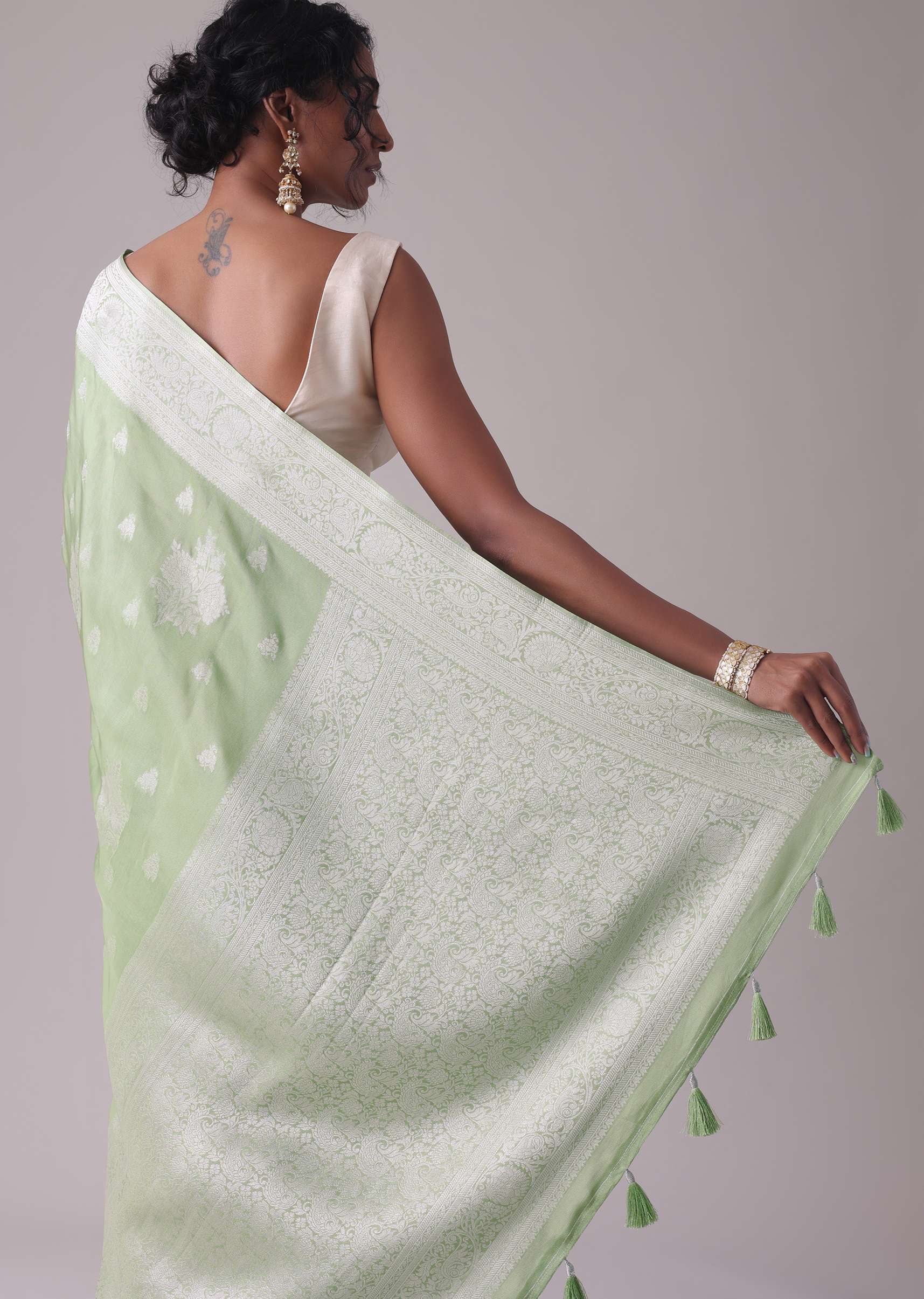forest_shade_green_woven_saree_in_dola_silk-sg139138_7_64251699-19e6-4e59-8aa2-96bb2f4d051d.jpg