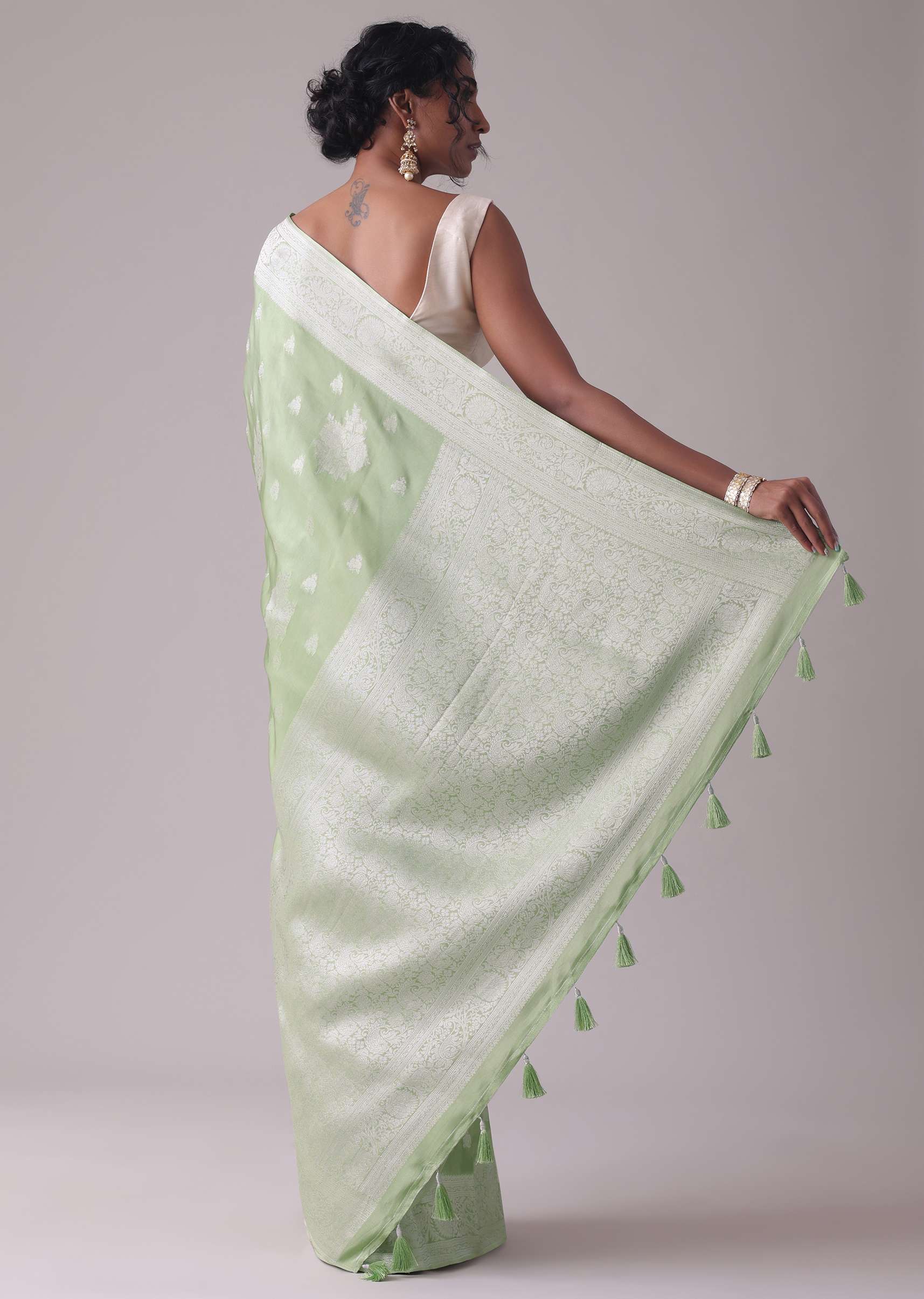 forest_shade_green_woven_saree_in_dola_silk-sg139138_8_79c37d76-029d-4d82-b2b5-4a2888520cf4.jpg