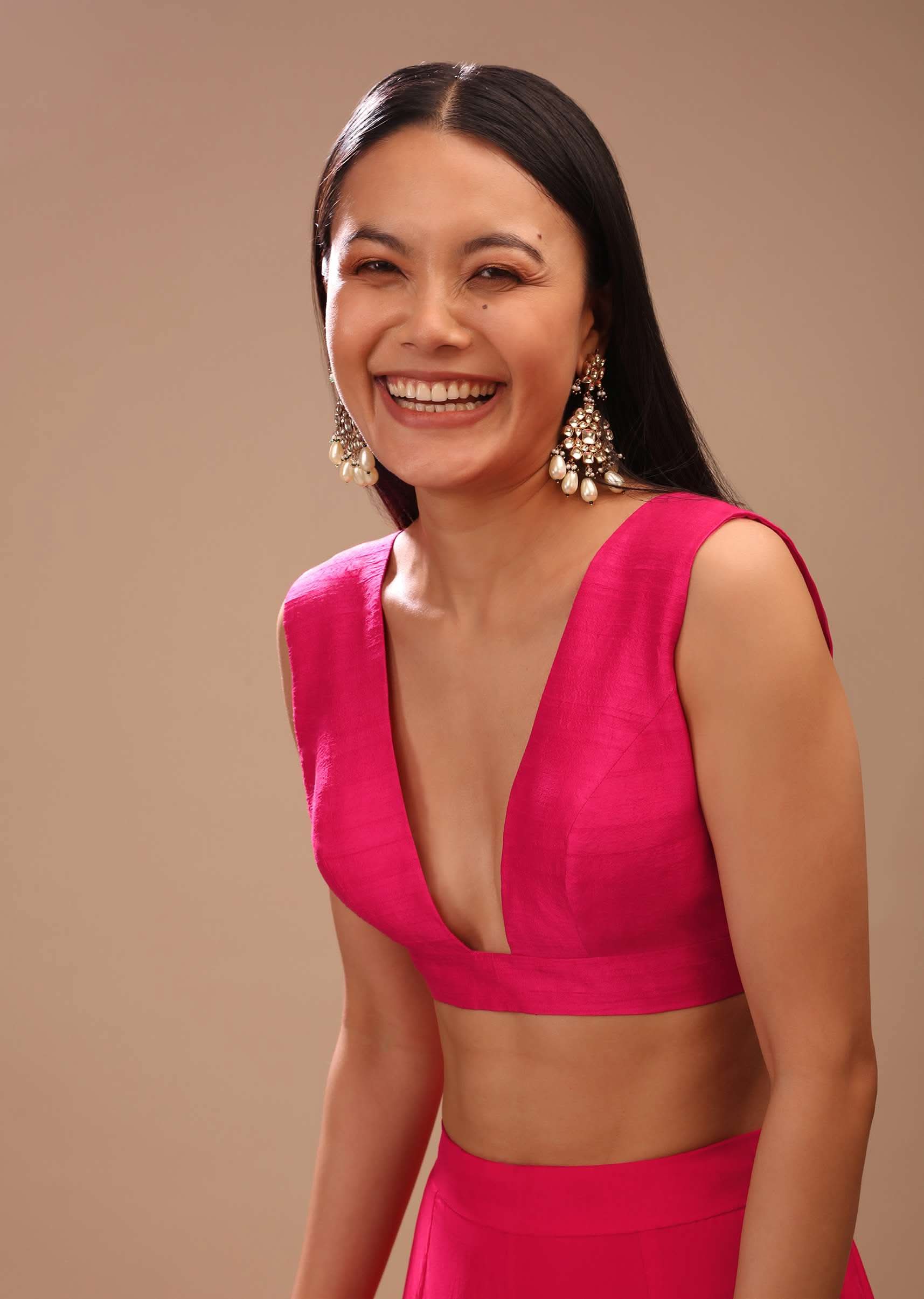 fuchsia_pink_sleeveless-m001blg06y-sg91505_3_4db0d2d2-2b38-49e5-ac14-8cf185f6fe39.jpg