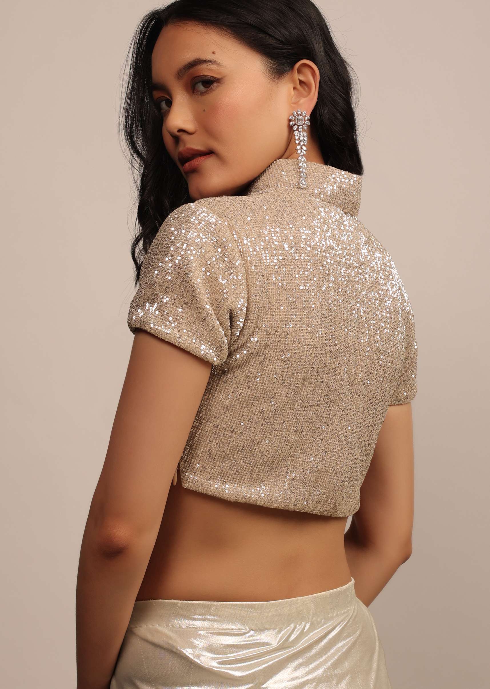 glittery_golden_blouse_in_sequins_and_a_collared_v_neckline-sg147508_5_515289c1-97bf-4642-8e78-eee7b332de3d.jpg