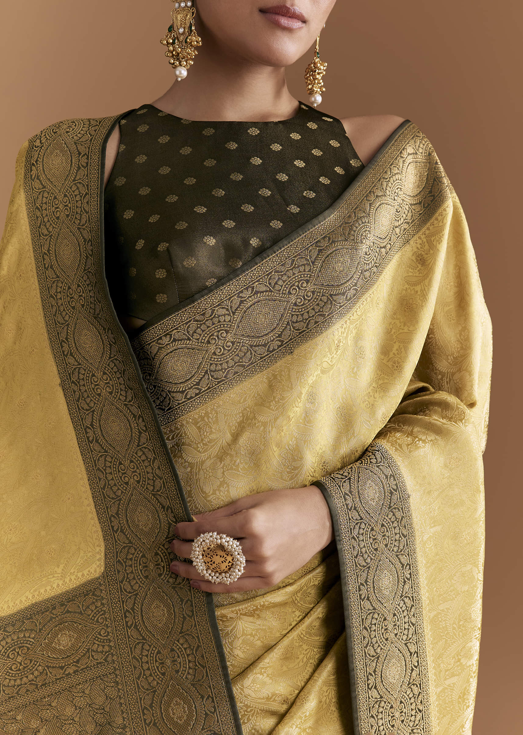gold-jacquard-silk-woven-saree-with-floral-and-jaal-motifs-sg351308-2.jpg