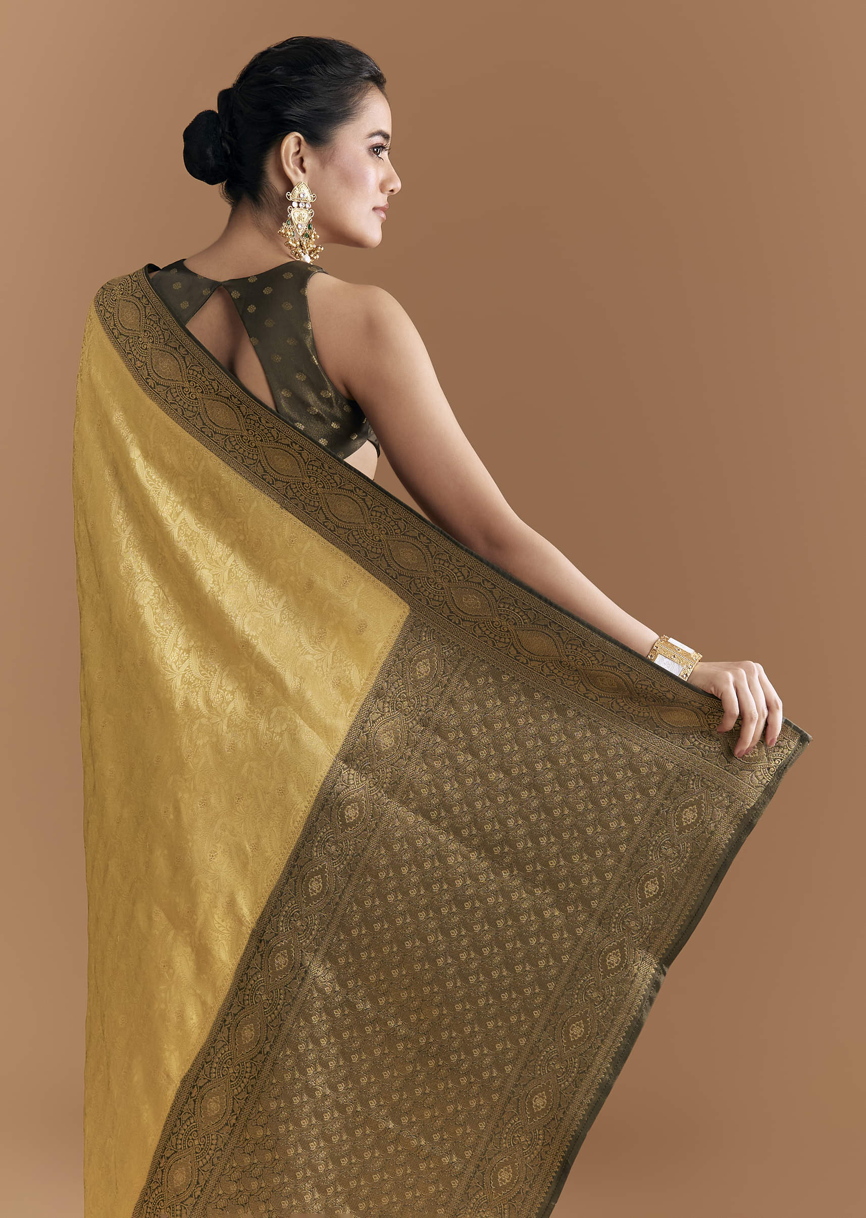 gold-jacquard-silk-woven-saree-with-floral-and-jaal-motifs-sg351308-6.jpg