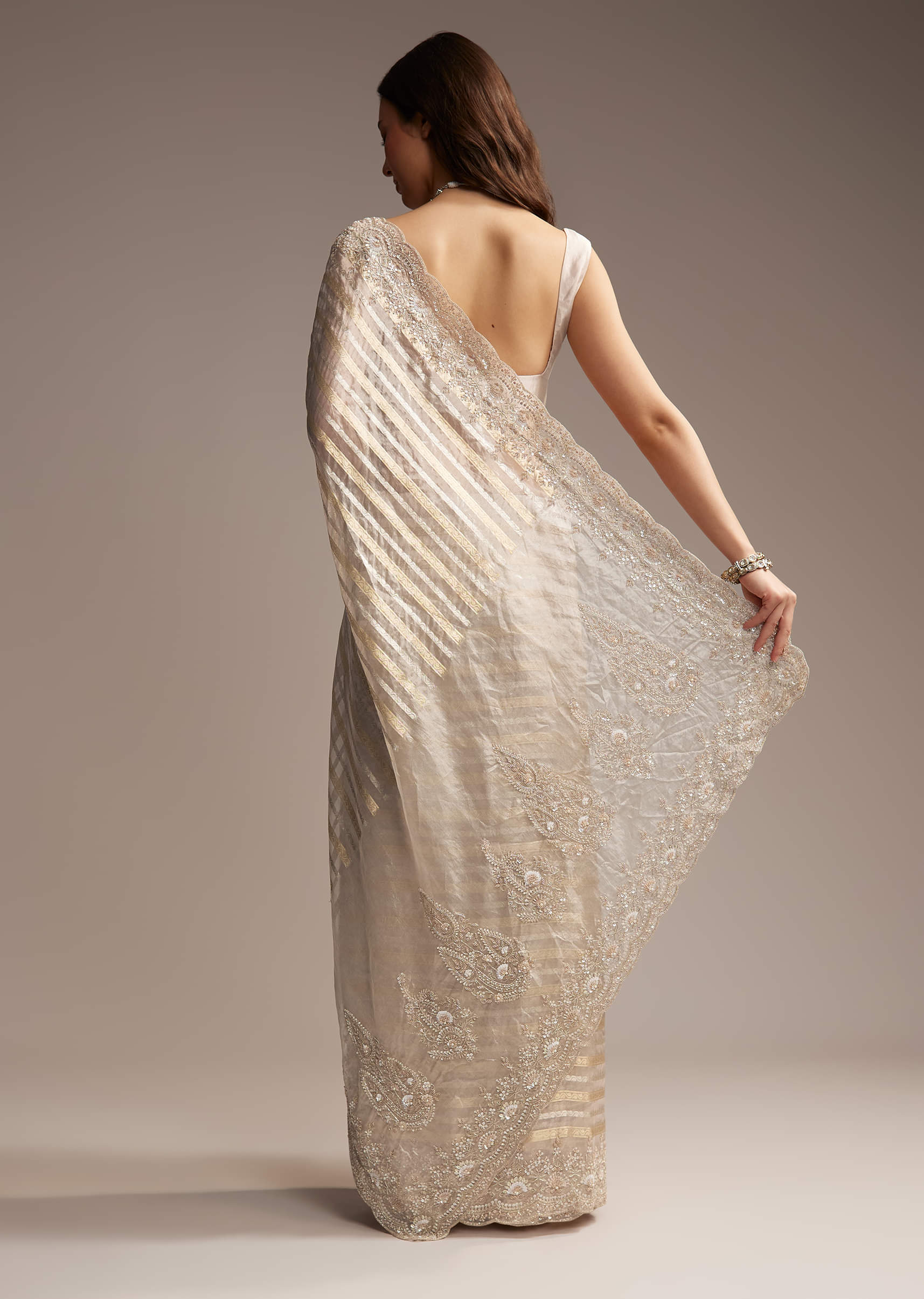 gold-organza-saree-with-cutdana-and-sequins-embroidery-sg186949-4.jpg