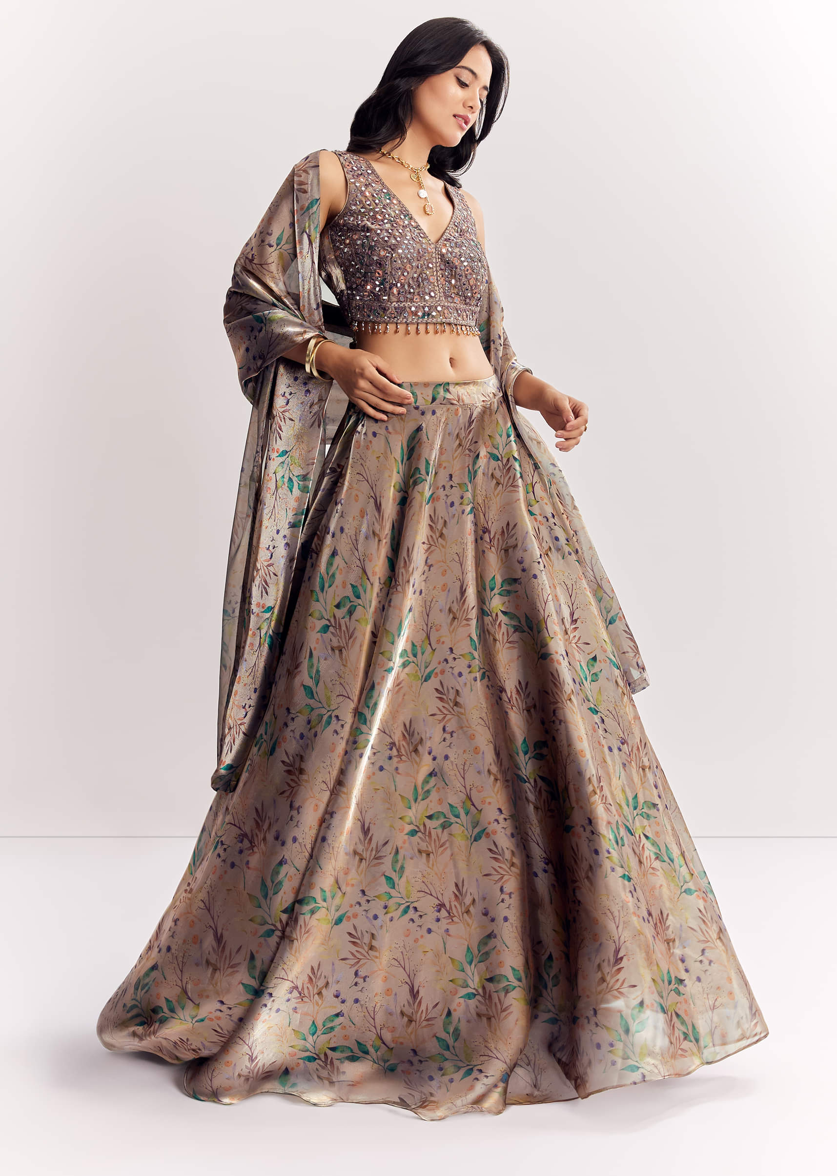 gold-organza-tissue-lehenga-dupatta-with-mirror-work-choli-sg327264-4_839d863d-7acf-468b-ba43-8fed6c5b0549.jpg