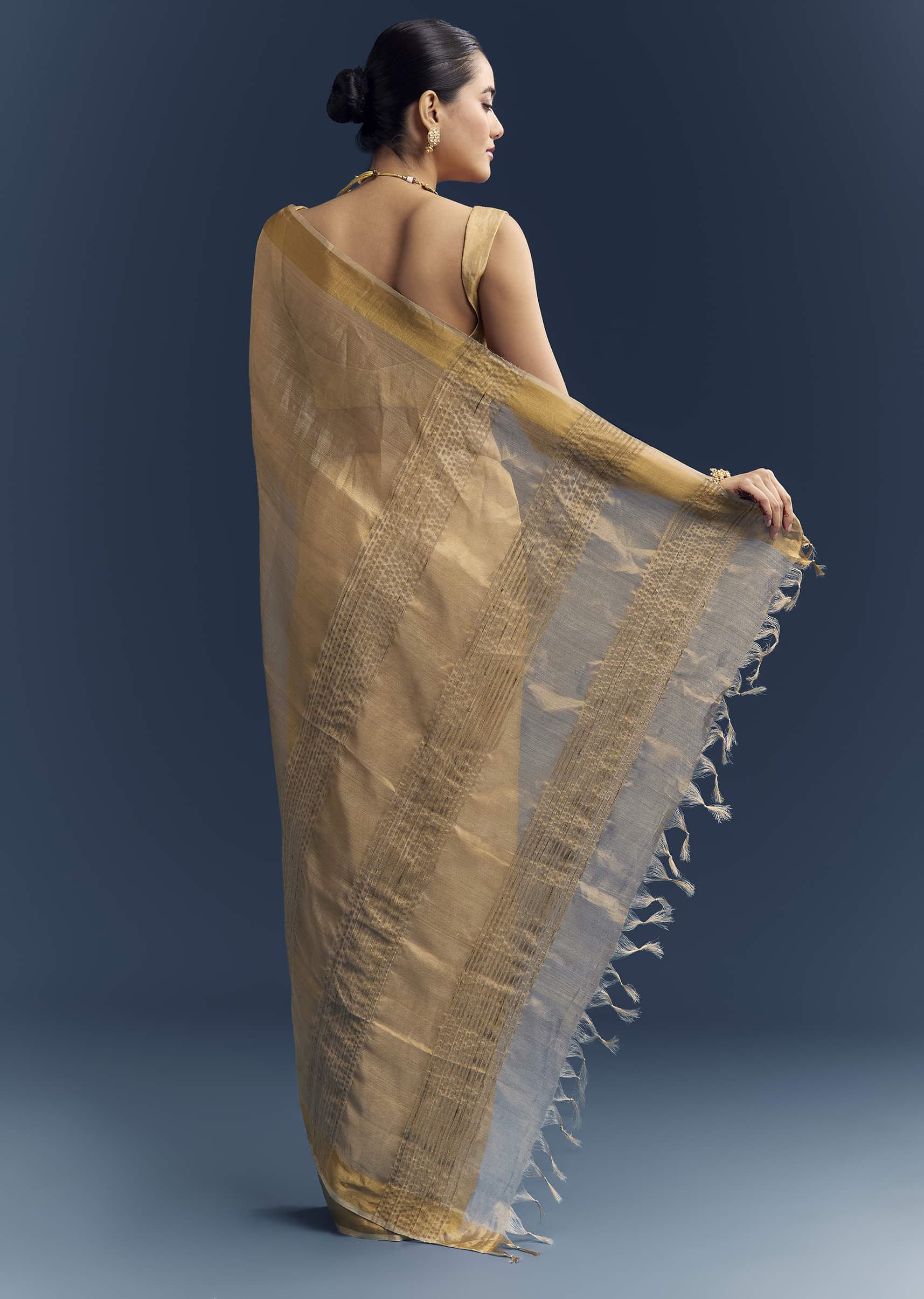 gold-tissue-organza-woven-saree-with-golden-zari-work-sg346426-4.jpg