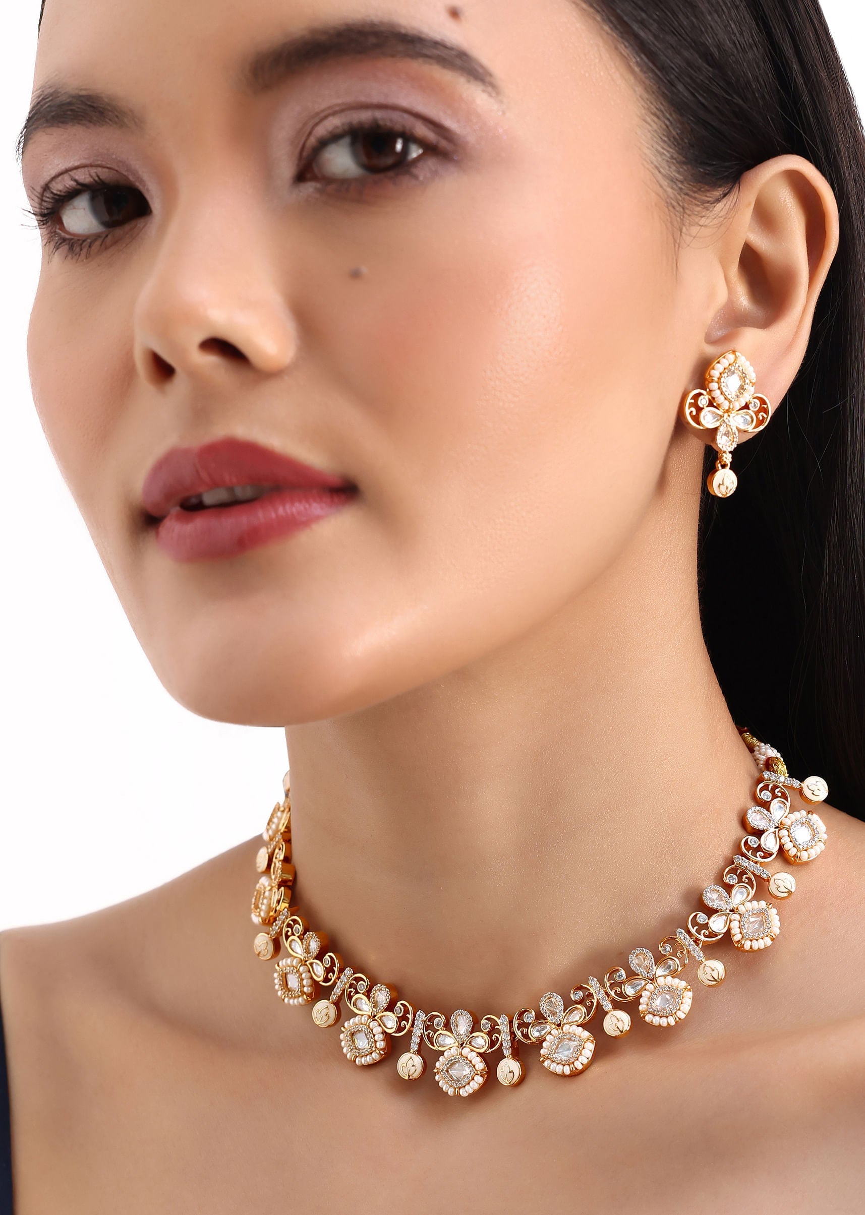 gold_and_white_kundan_short_necklace_in_mix_metal-sg258068_6_2bcdf7d7-b026-4305-83bb-3ebc6de9dfa2.jpg