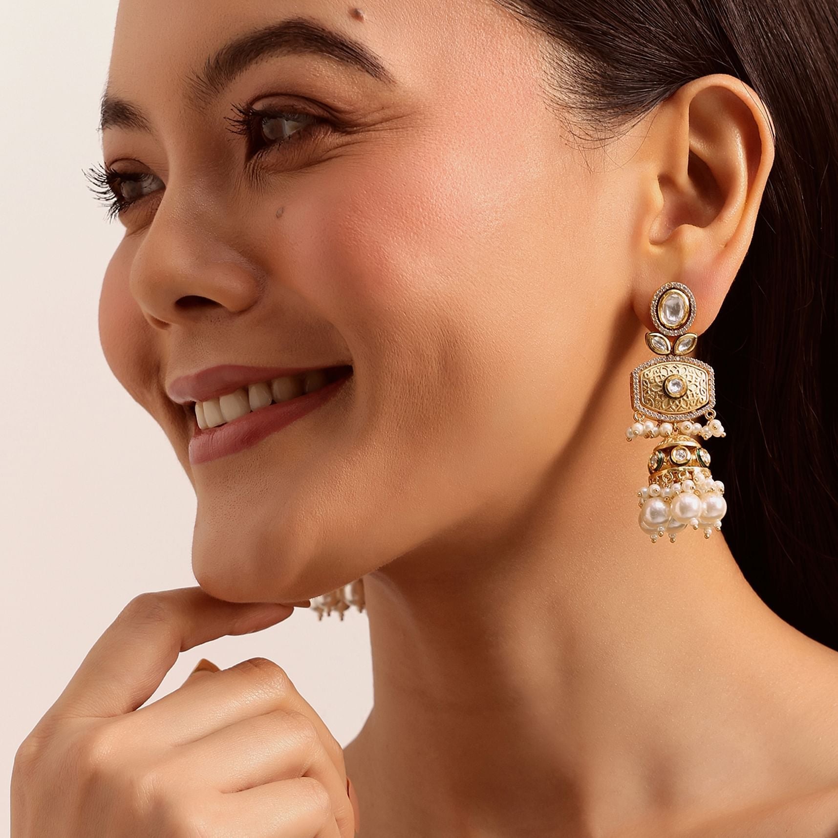 gold_and_white_pearl_kundan_dangler-sg255603_3_db8dc1db-1fc8-460a-bb26-e354134c1364.jpg
