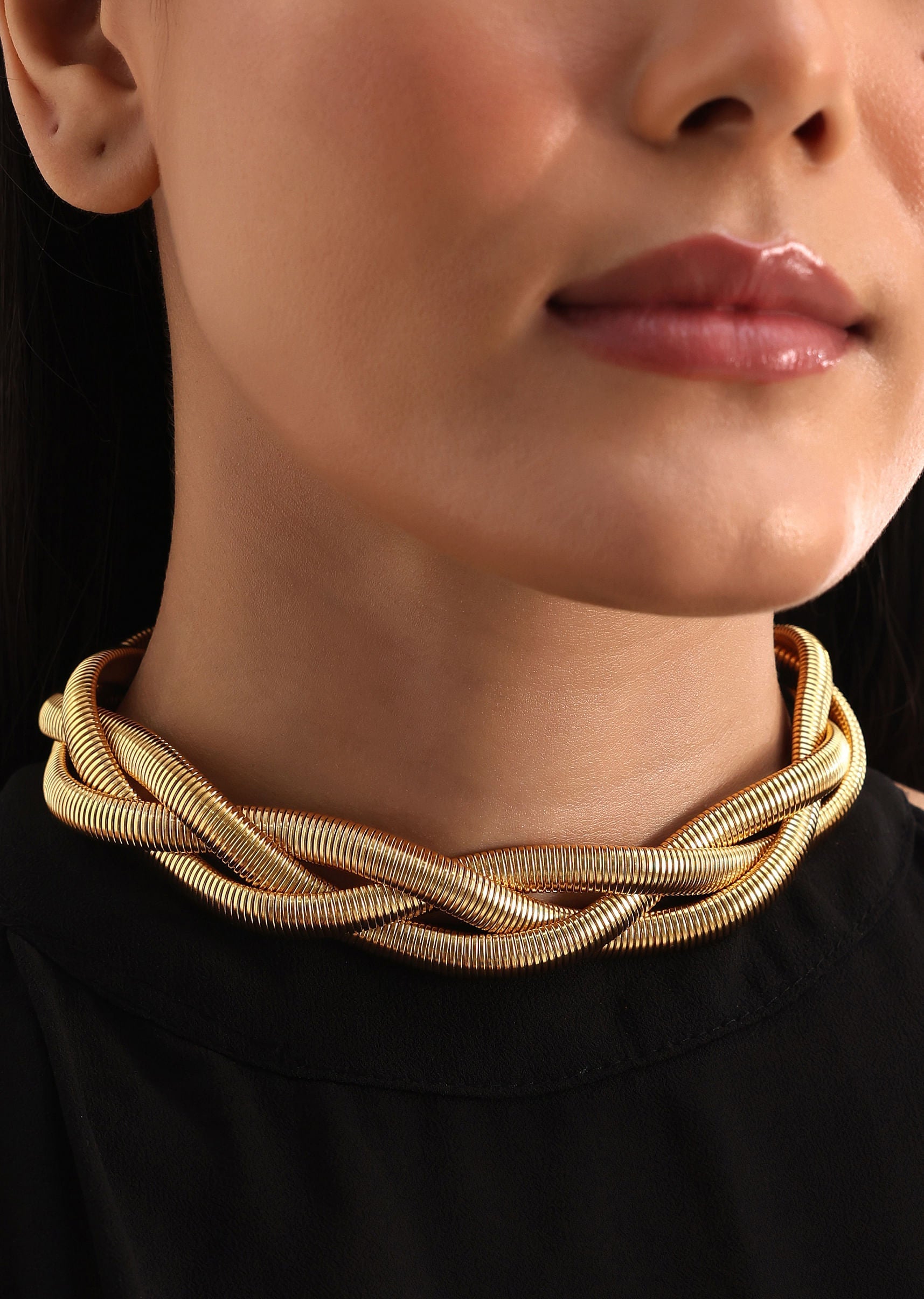 gold_chunky_short_necklace_in_mix-sg258072_1_555fe1cb-b923-4722-bedb-db862bcca604.jpg