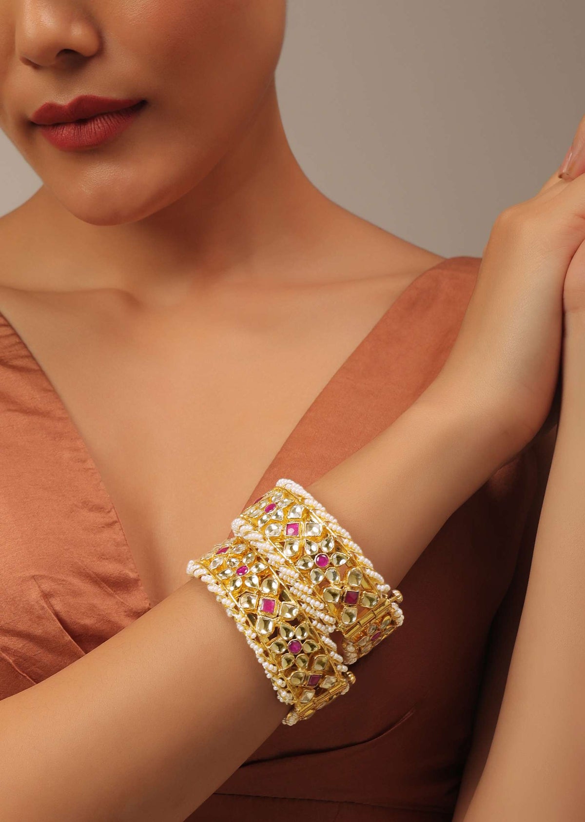 gold_fineshed_pink_and_white_kundan_polki_bangles-sg145716_2_ce620b58-c53d-42a9-8de1-f609c3373290.jpg