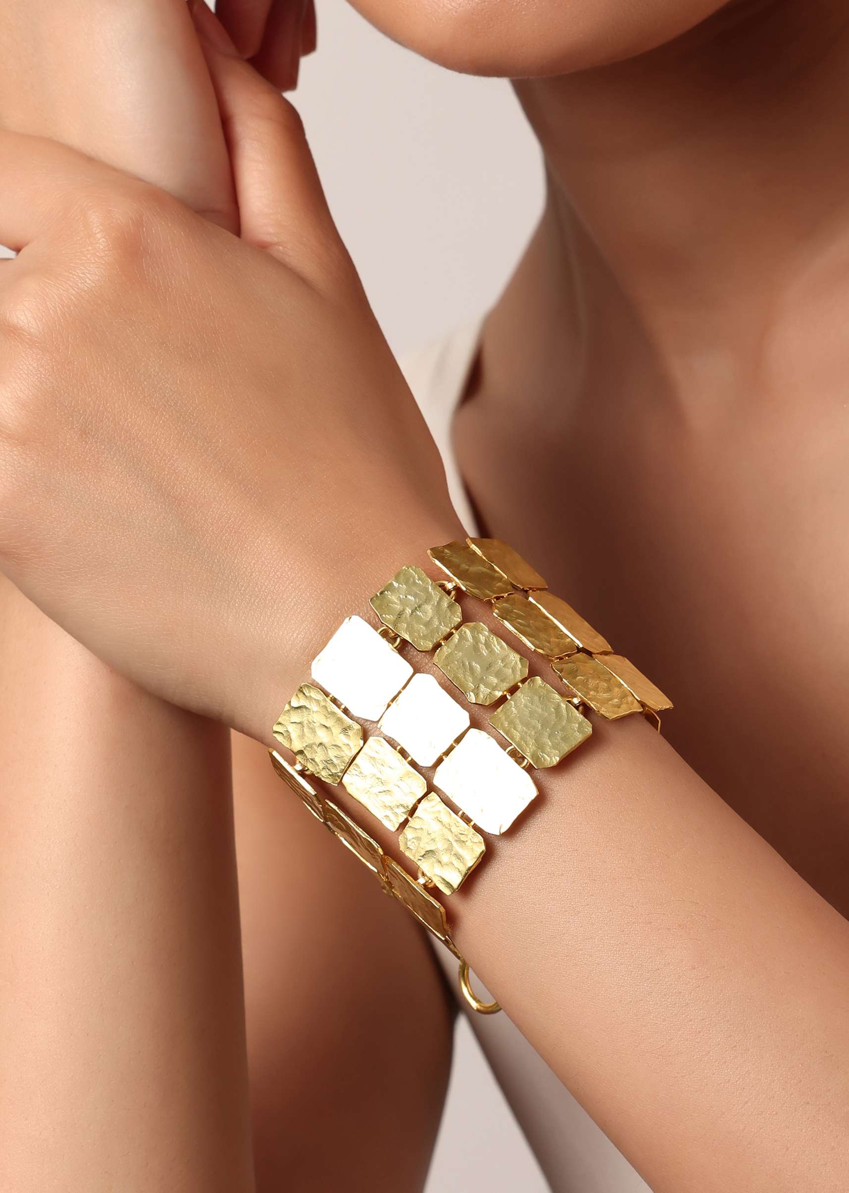 gold_finish_bracelet_with_geometric_motifs-sg164560_4_8177e012-d11f-43e0-8741-bc602f406de8.jpg