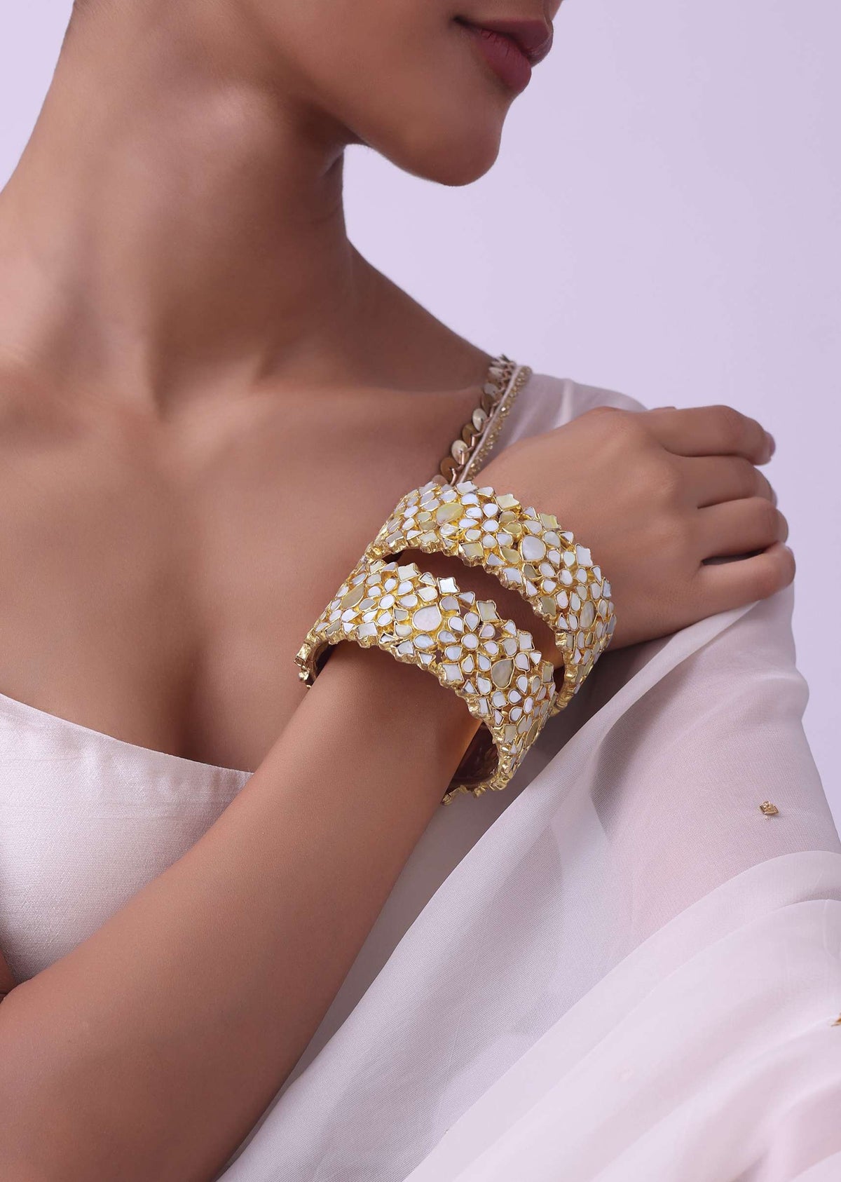 gold_finish_kundan_bangles-sg160829_3_8eb4b1f3-112c-4fbd-b3d1-953140ec1ecf.jpg