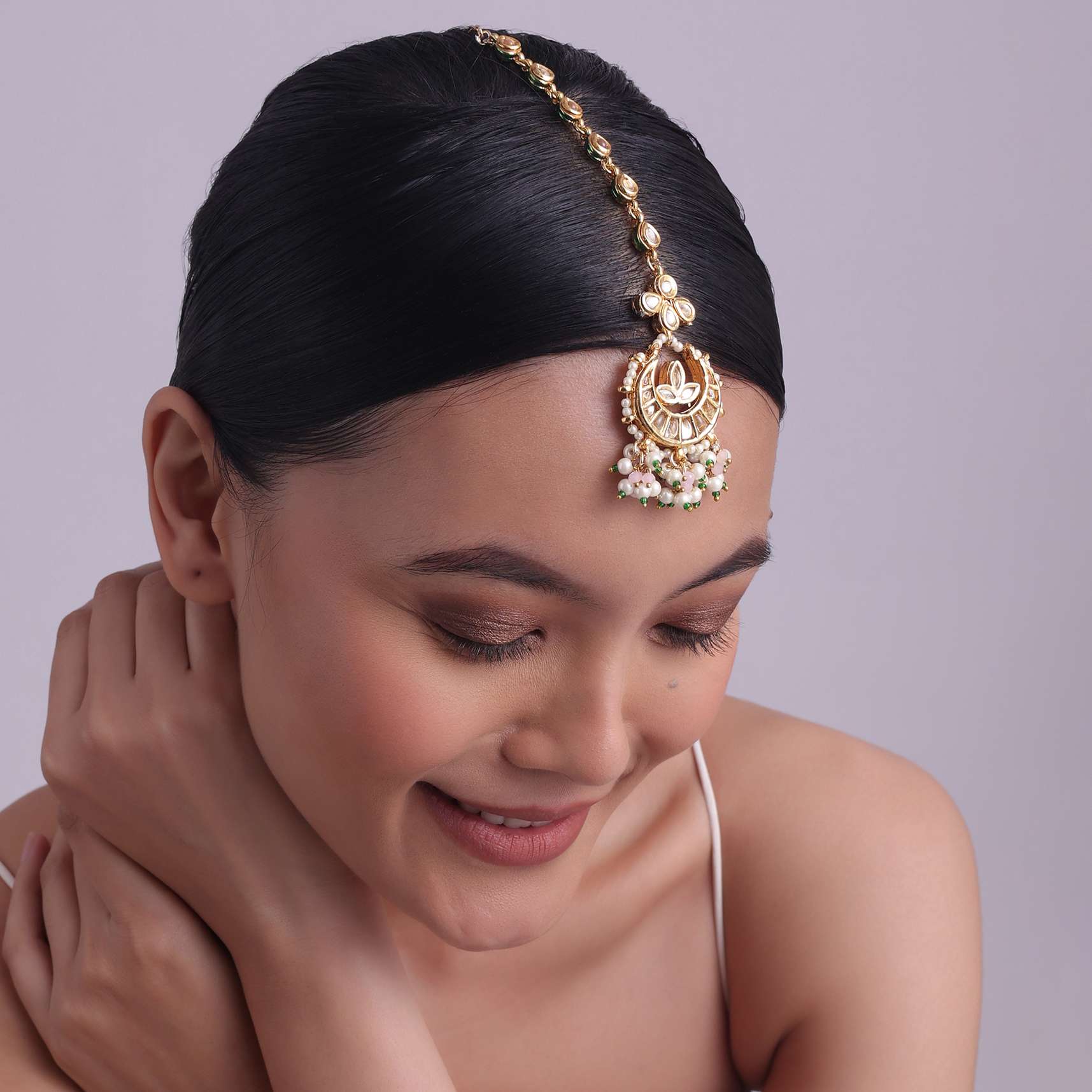 gold_finish_kundan_mangtikka_with_dangling_pearls-sg139494_3_2bf35fa7-9aa0-41f5-8d67-6b6a6e5d4303.jpg