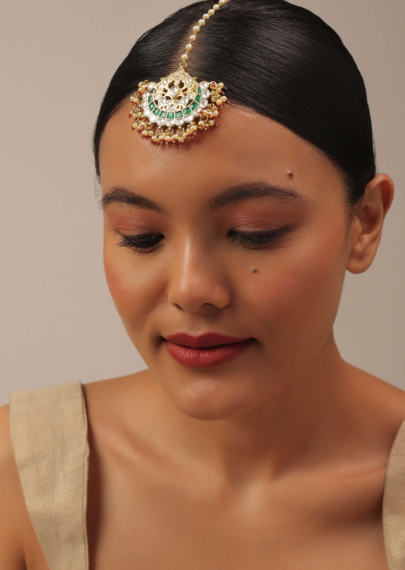gold_finish_kundan_multicolor_maangtika_with_syntheti-sg145776_2_04ed6d71-12d5-49b6-840e-5dbd0f1c896c.jpg