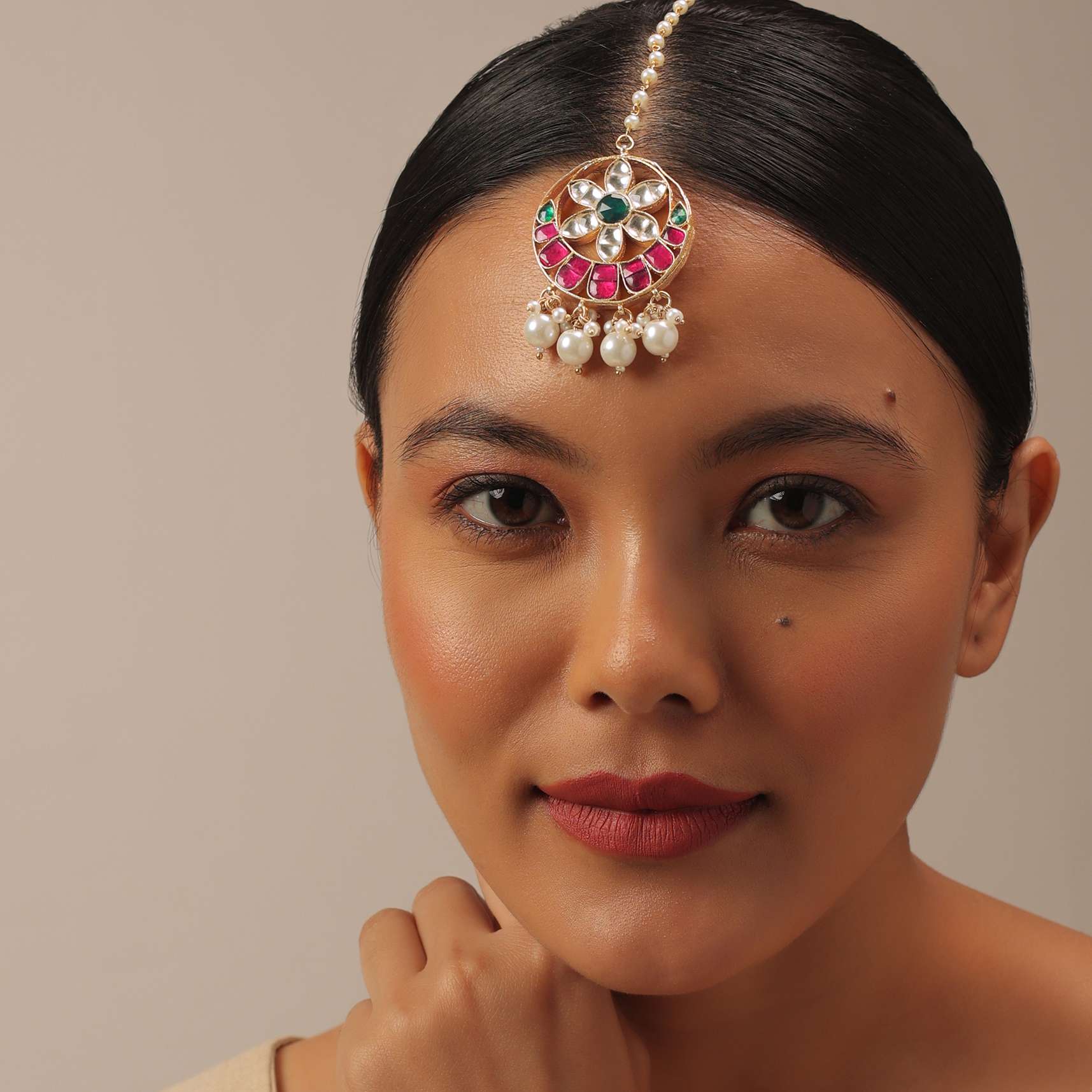 gold_finish_kundan_multicolor_maangtika_with_synthetic-sg145771_3_14a5ee00-4618-4536-837e-1559d9fe3939.jpg