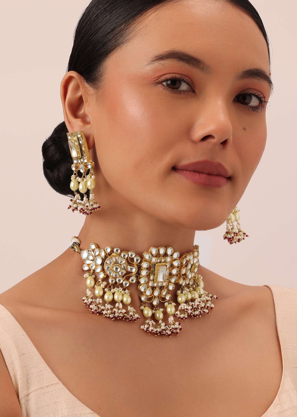 gold_finish_kundan_necklaces_set_with_pearls-sg145700_8_4b60c318-789c-41f1-92e0-a0fcacd15047.jpg