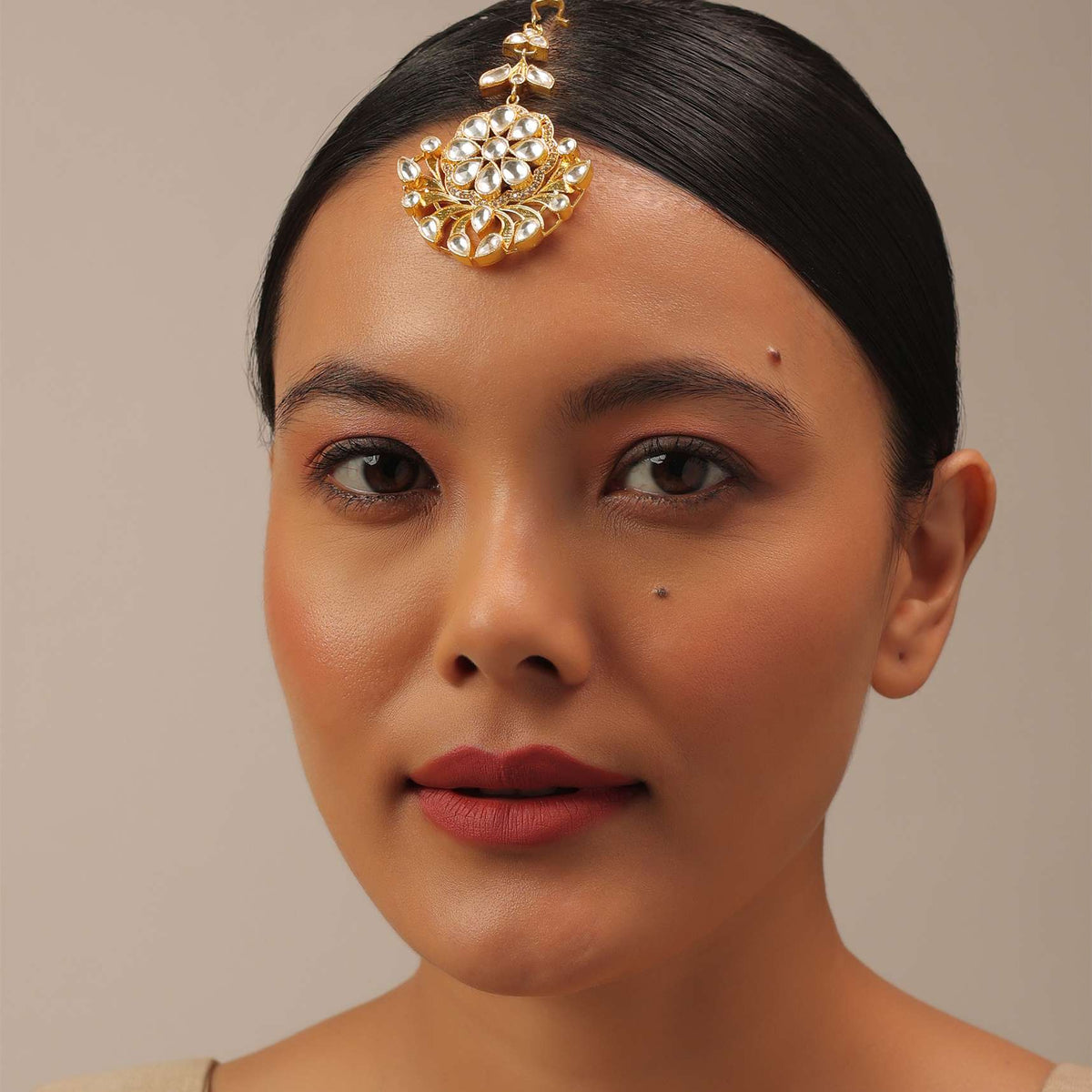 gold_finish_kundan_polki_maangtee-sg145784_3_c0702289-7bcb-4a93-9df4-23a64f2b9151.jpg