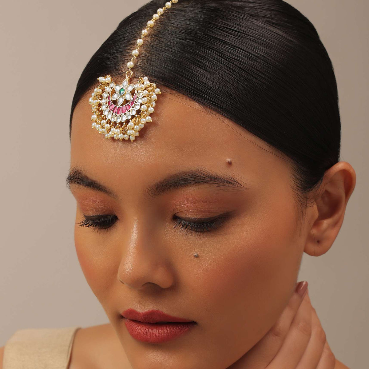 gold_finish_kundan_polki_maangteeka_with_synthetic-sg145779_3_5e7b10d0-5799-4520-83e7-3f846fd955eb.jpg