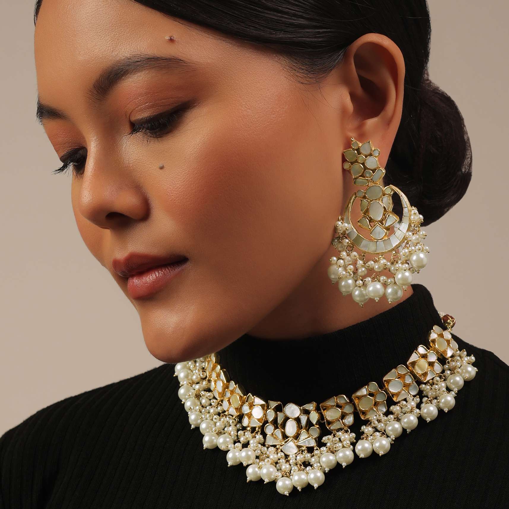 gold_finish_kundan_polki_white_choker_set-sg145702_3_7de6742f-5405-4546-92fa-3b8c3948c6f7.jpg