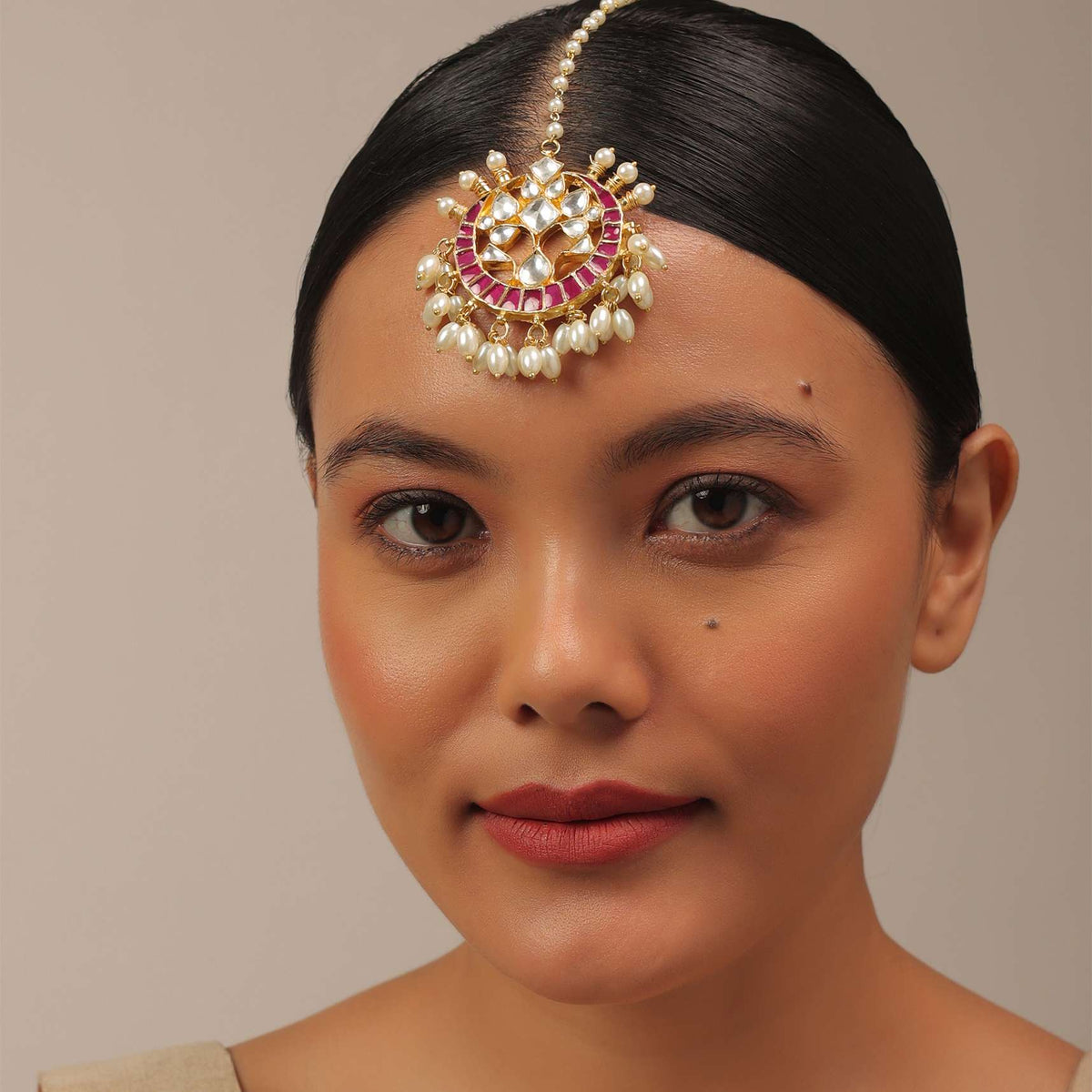 gold_finish_kundan_red_floral_maangtika_with_syntheti-sg145783_3_ddb634e4-a1bf-4f4b-ab9b-a4323752c7ae.jpg