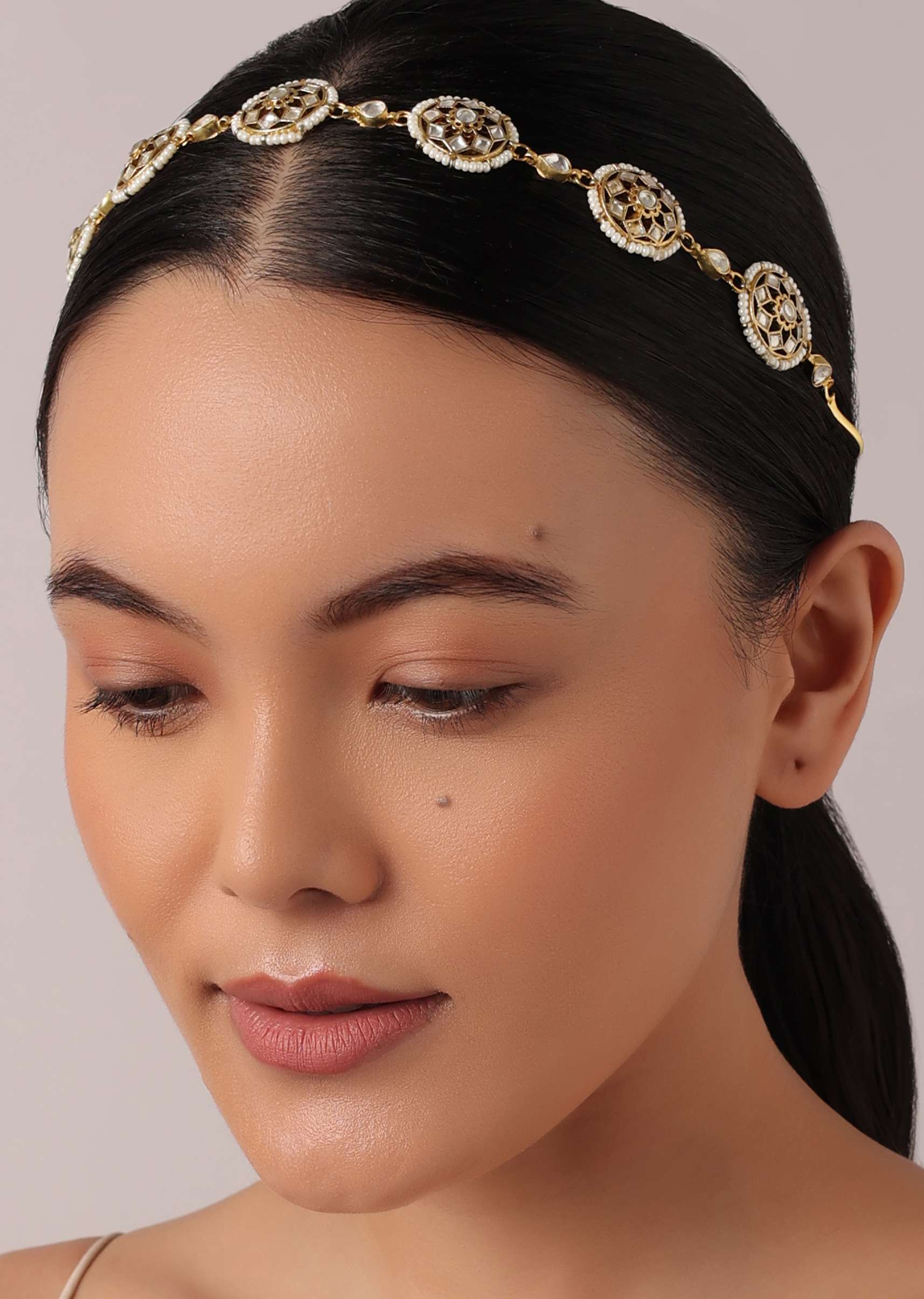 gold_finish_mathapatti_with_studded_kundan-sg166406_3_dd26b6d0-f5d4-4e60-a169-8b0f839349e1.jpg