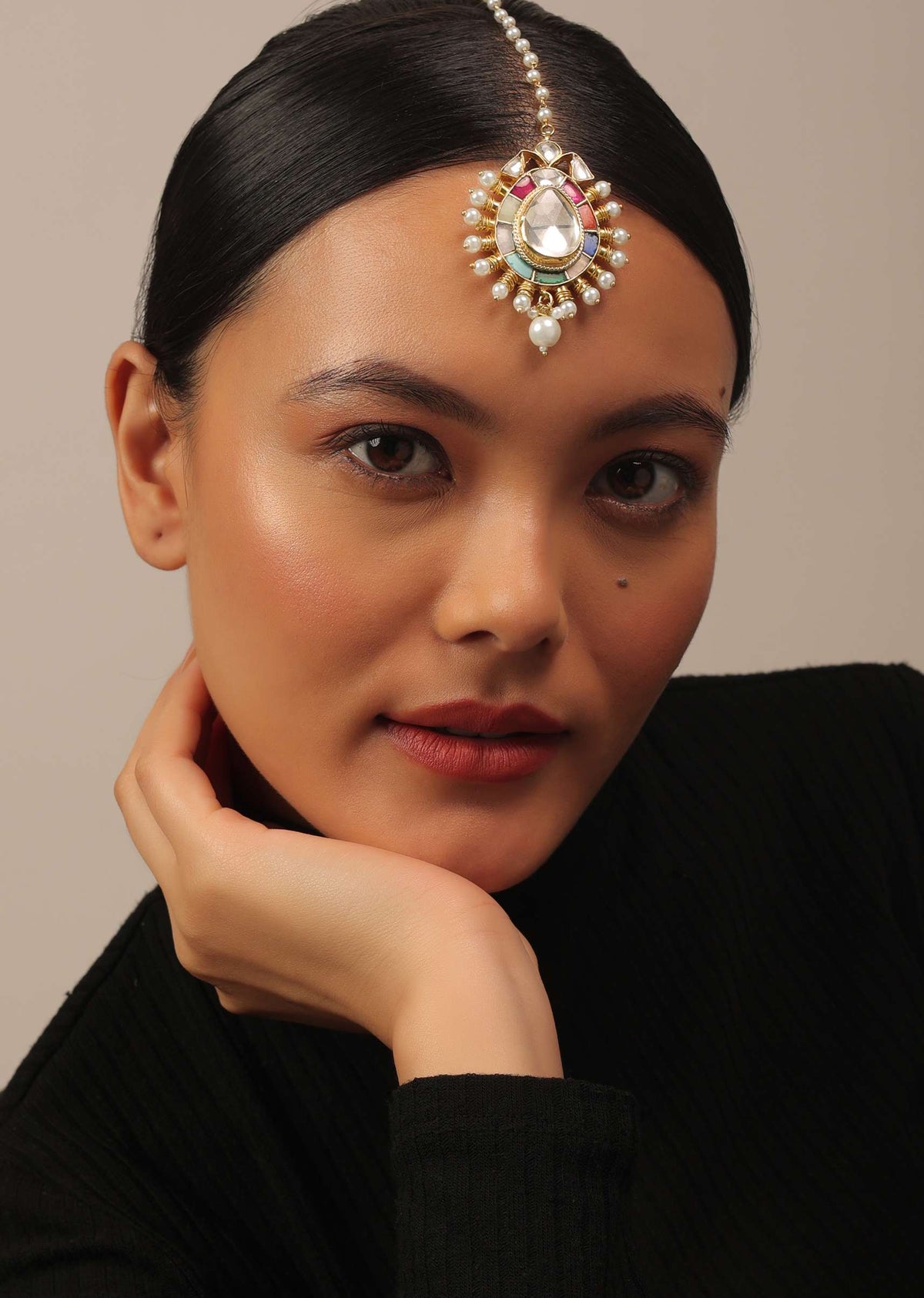 gold_finish_navratna_kundan_polki_choker-sg145663_6_b9e1e972-1ddd-4851-b4a9-24f17bcd2cf0.jpg