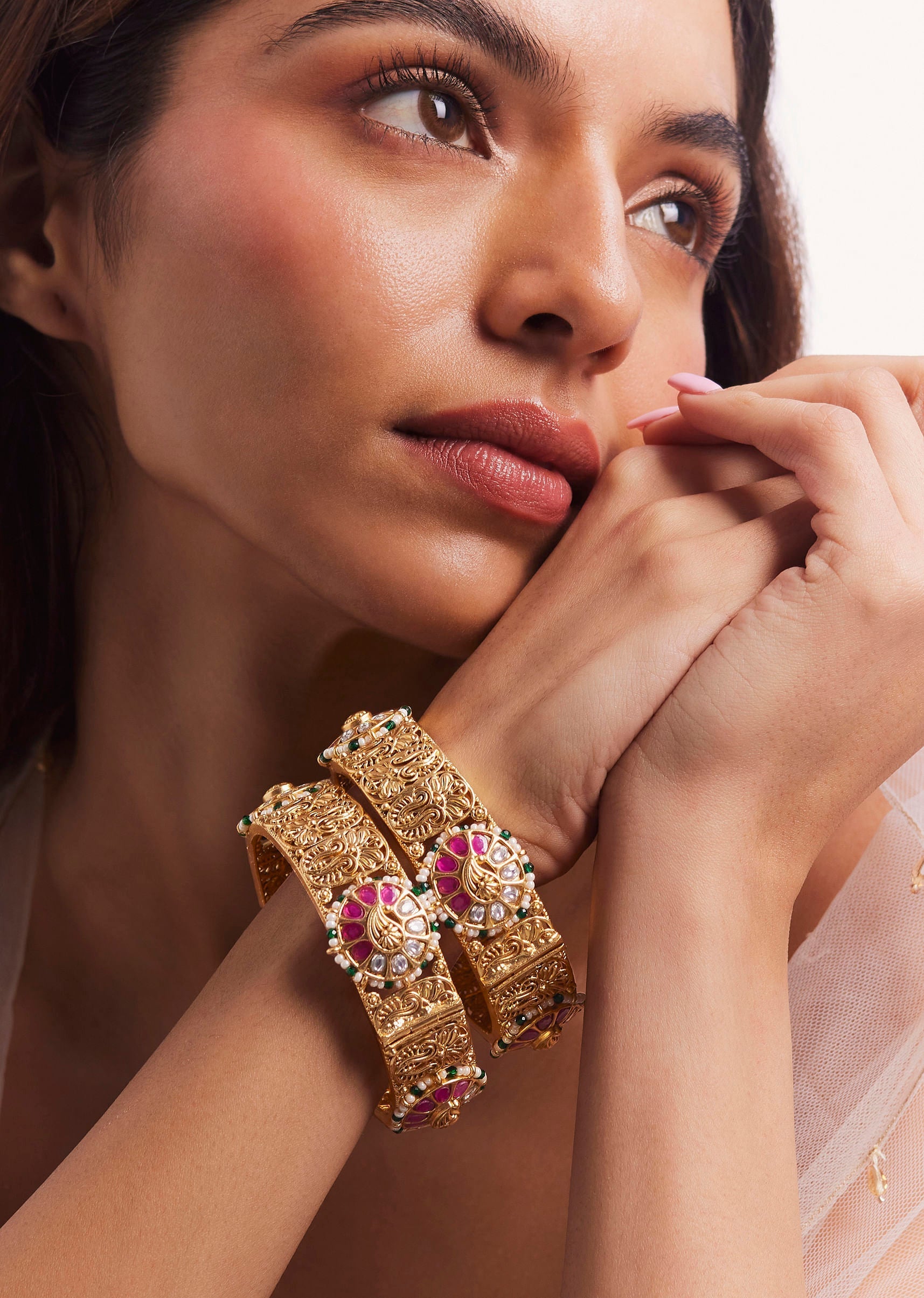 gold_finish_onyx_stone_bangles-sg285373_1_7d70677c-1eb8-47f7-8e4b-0b66611c7ab9.jpg
