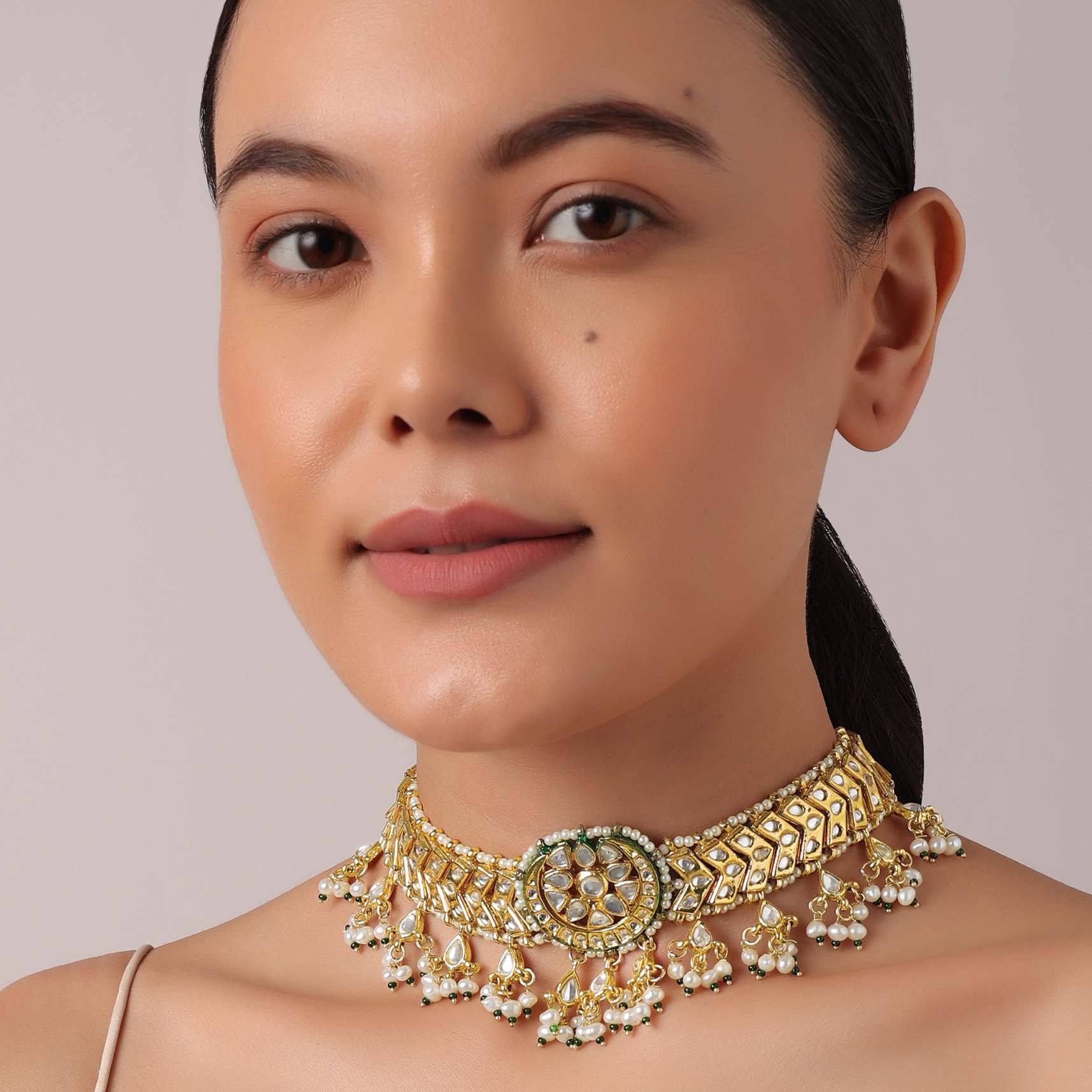 gold_finish_pendant_choker_set-sg194336_3_e83099fc-a9ba-4e8c-a187-509201737b28.jpg