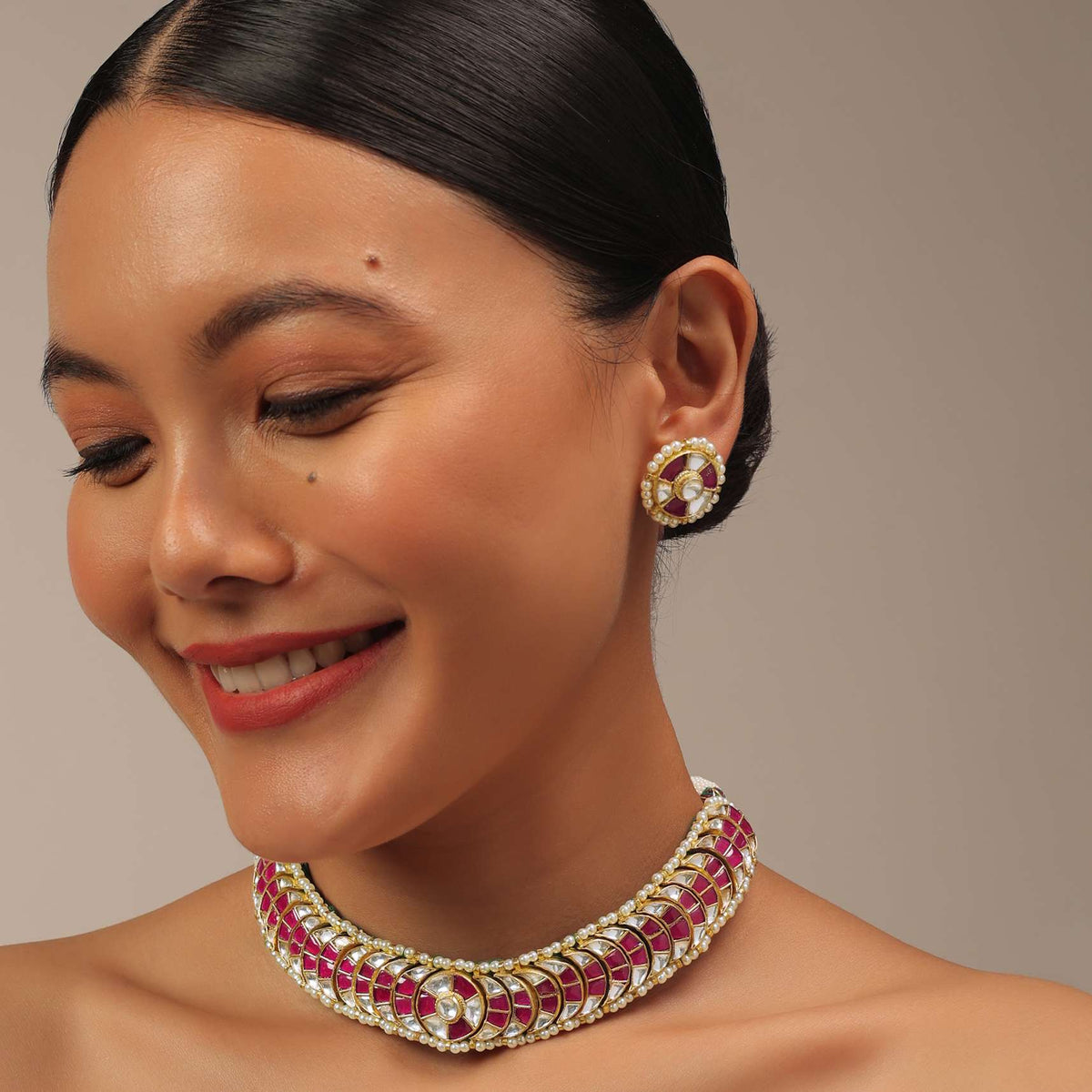 gold_finish_rajwadi_kundan_polki_choker-sg145691_3_c9a3f578-ff44-4124-8c7a-67161a6f5a75.jpg