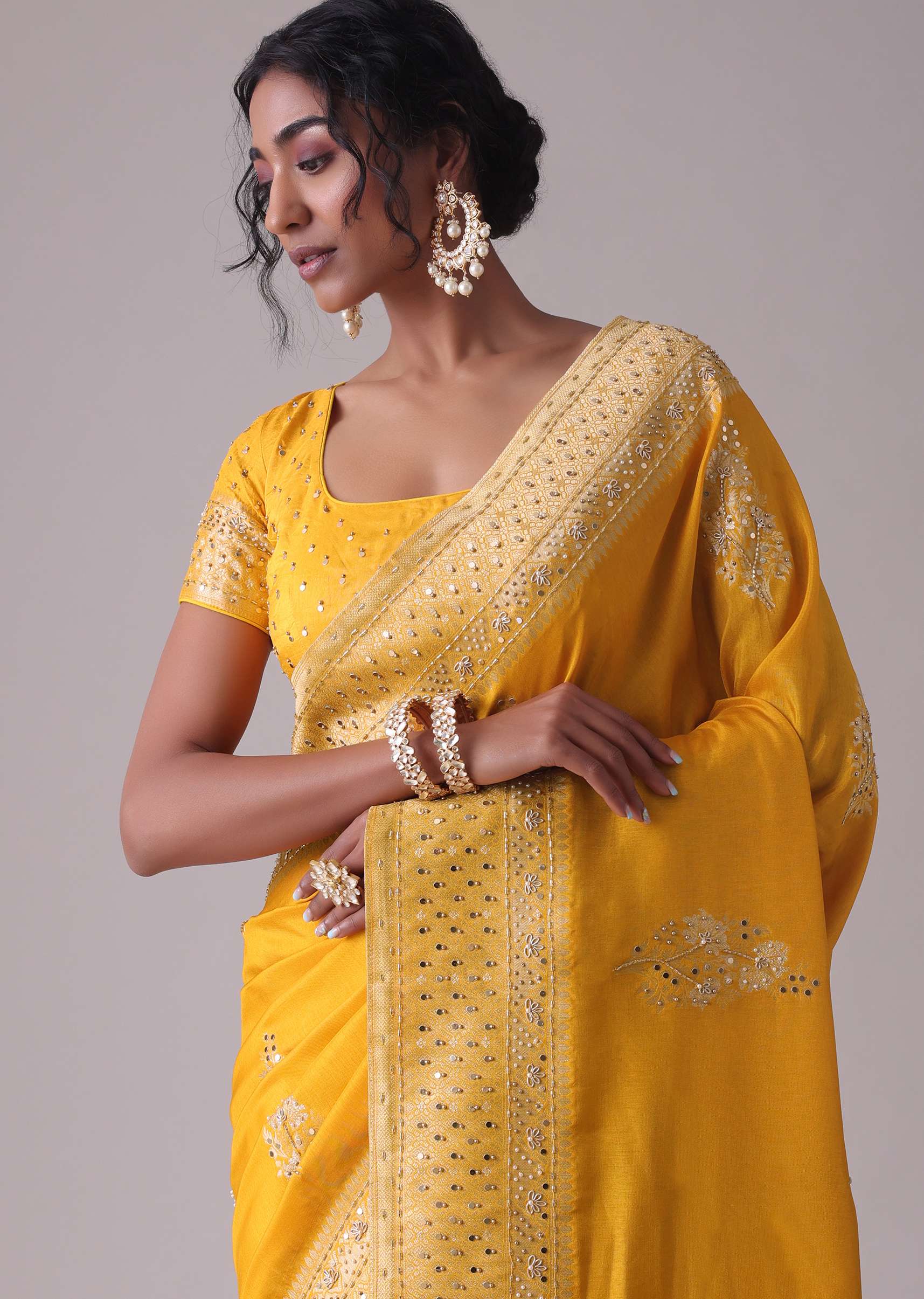 gold_fusion_yellow_embroidered_saree-sg125953_6_c9fdf8b1-d7b2-4293-b3e6-8766c56a7d33.jpg