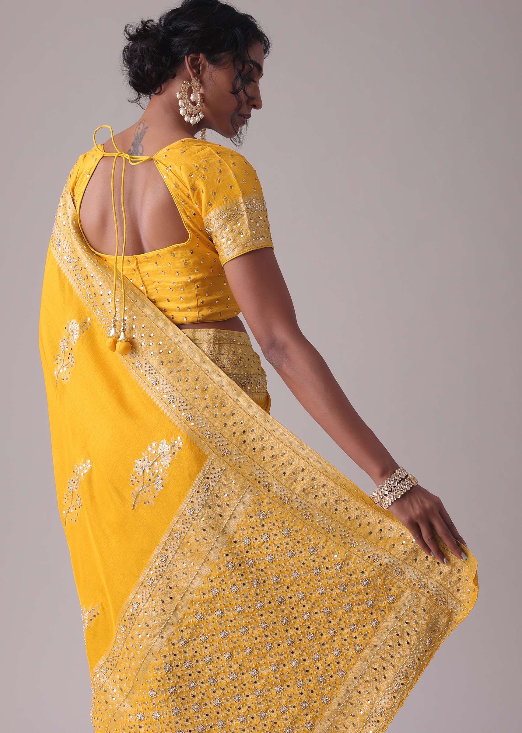 gold_fusion_yellow_embroidered_saree-sg125953_8_8d5eeec0-603e-42f4-8273-b069acb3291d.jpg