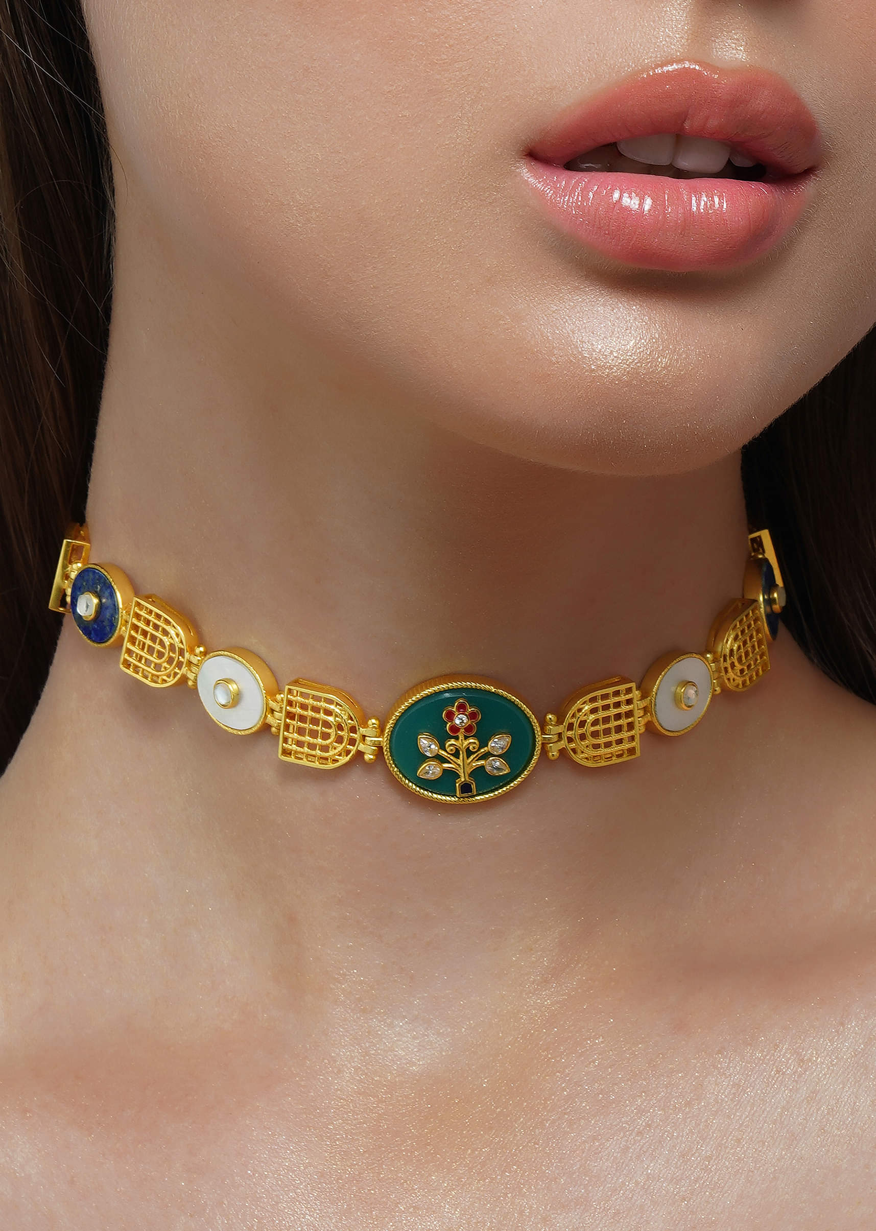 gold_green_traditional_choker_necklace_with_zircon_embellish-sg293355_2_c0e1e965-2f04-49aa-97a0-0799f5f4bbcc.jpg