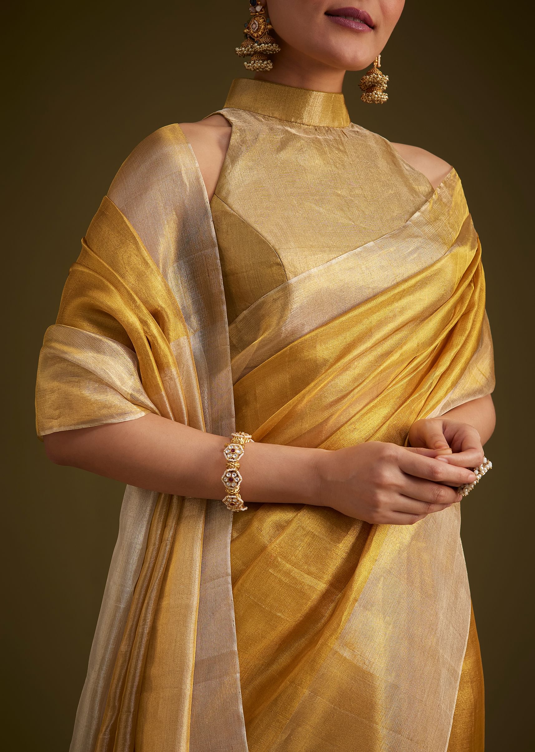 gold_kanjivaram_silk_saree_with_contrast_border_and_pallu-sg291499_5_3a5b167f-f2b4-46d0-8b52-260402cbe497.jpg