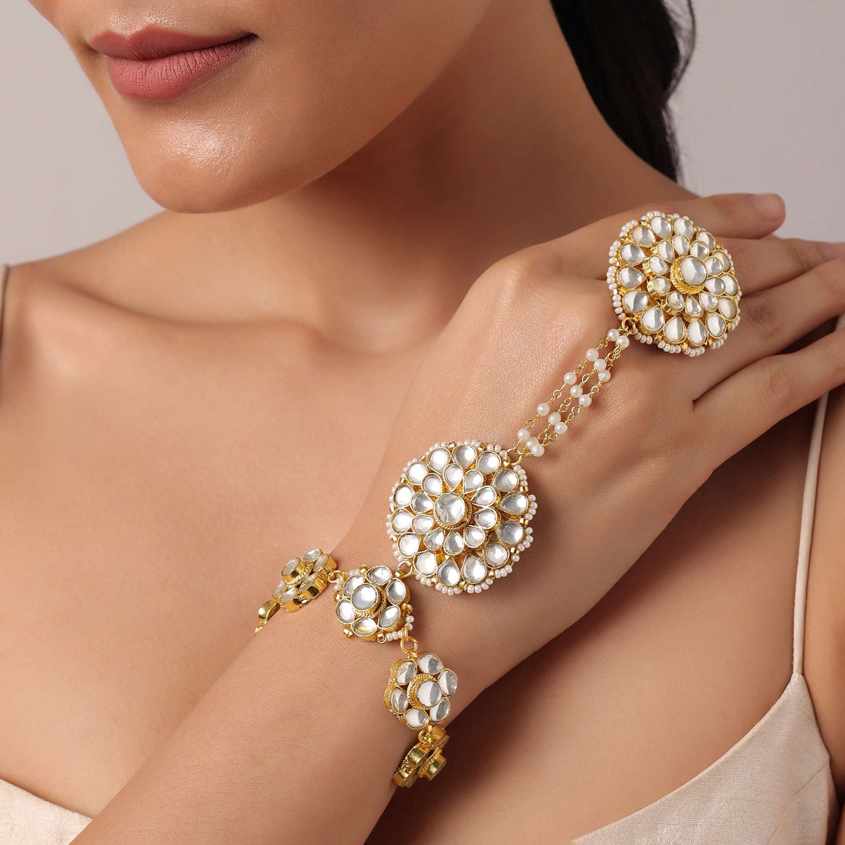 gold_kundan_hathphool_with_floral_motifs-sg180738_1_fb3199e8-c553-4e63-adb3-5a4be1c80ebe.jpg