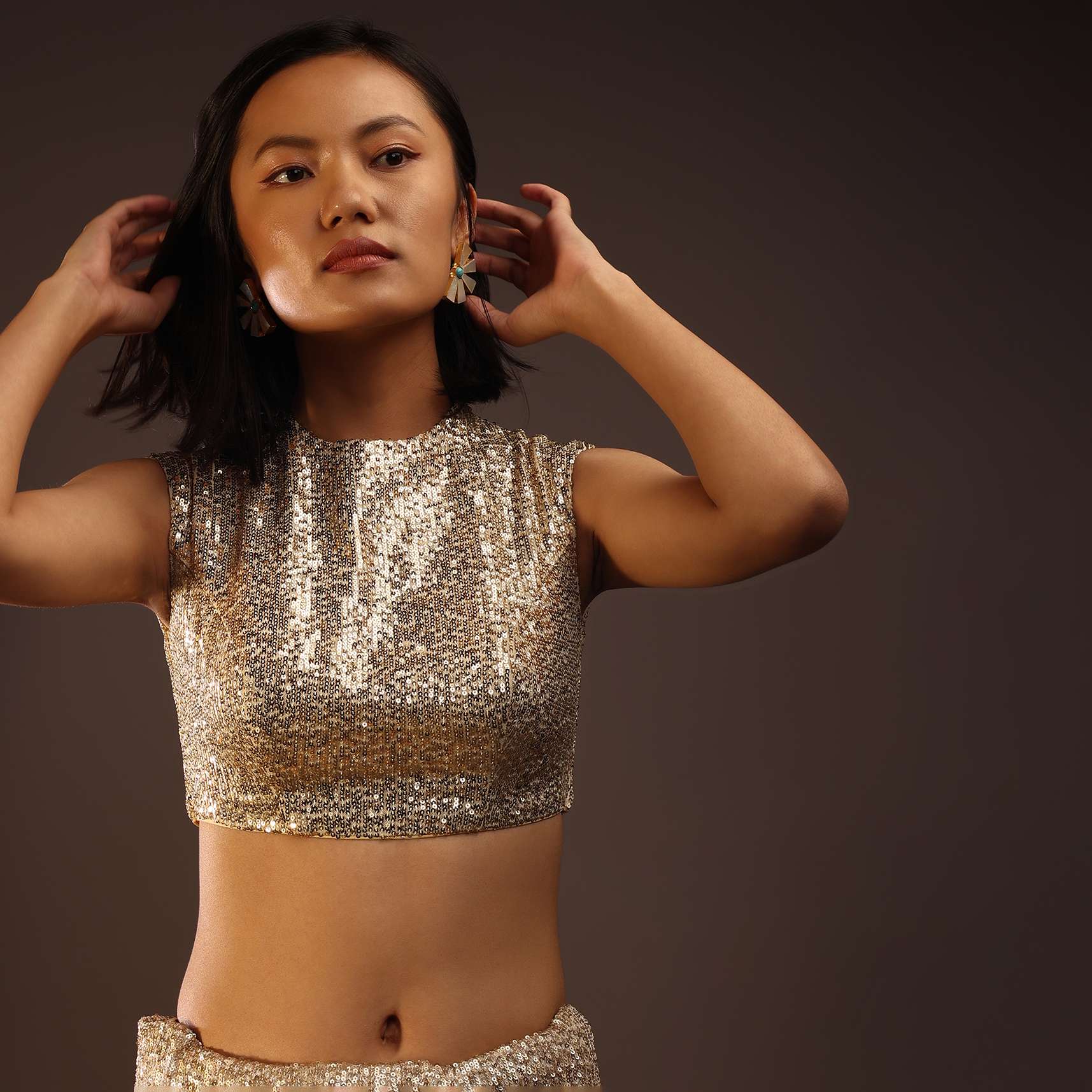 gold_sequins_sleeveless-m001blat442y-sg92235_2_dcfc7329-7025-414a-ae9d-ba24e417b2e0.jpg