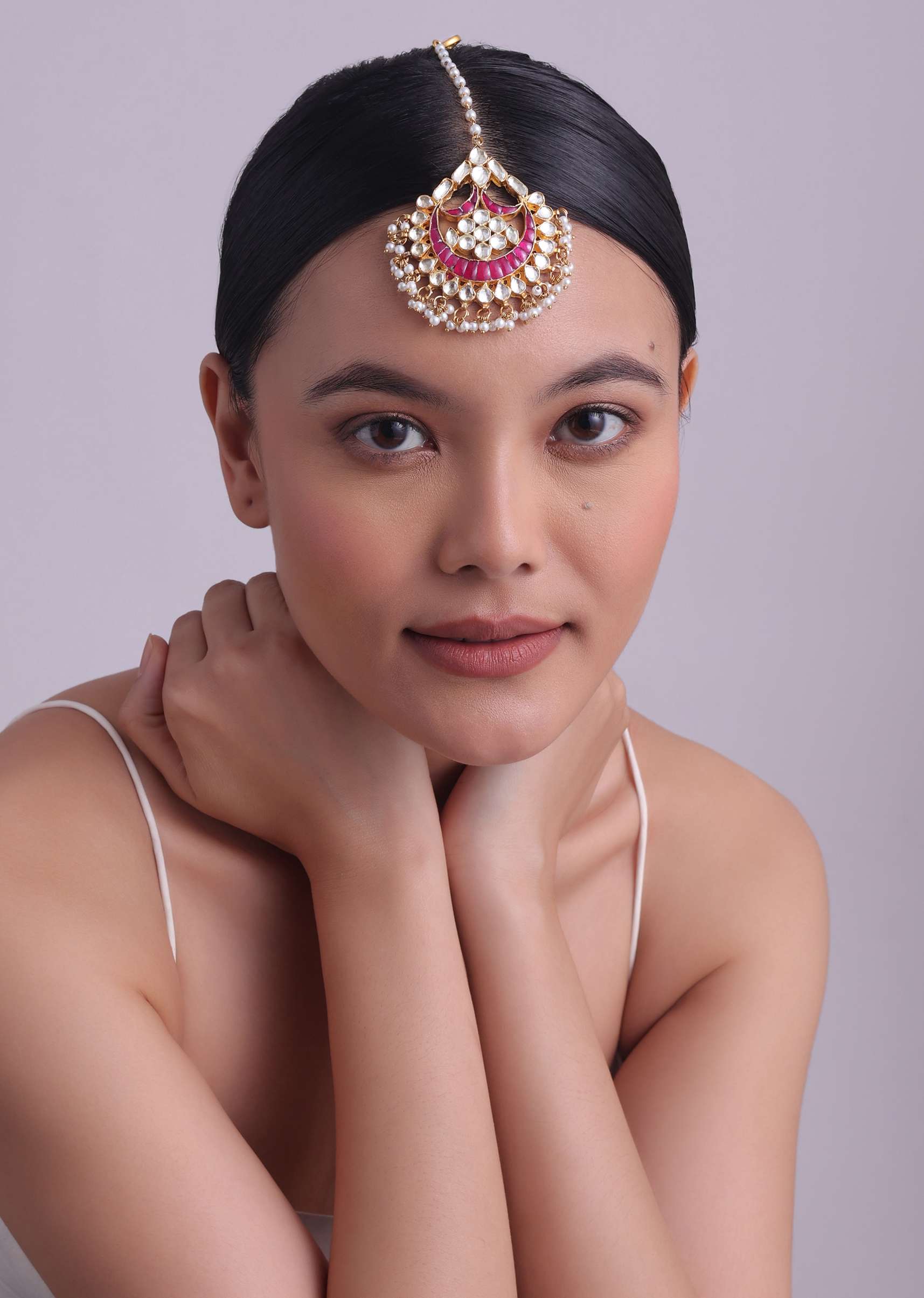 gold_toned_kundan_mangtikka_with_ruby_stones-sg145782_2_d0374b37-36c4-4b03-ae2b-24508b028b27.jpg