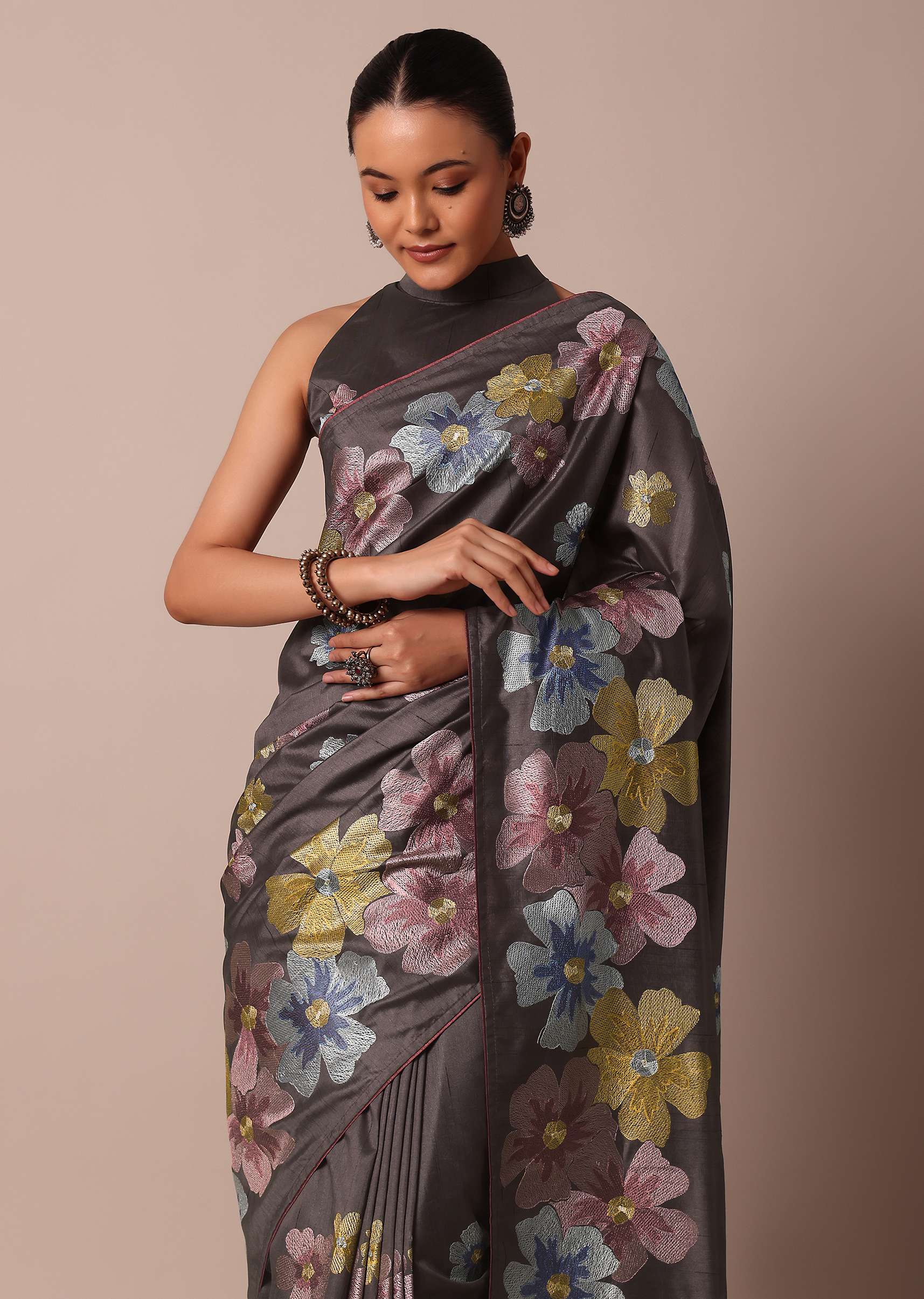 graceful_grey_saree_with_exquisite_thread_resham_work-sg214128_6_0f194a52-582b-4e34-971a-e665b41bd923.jpg