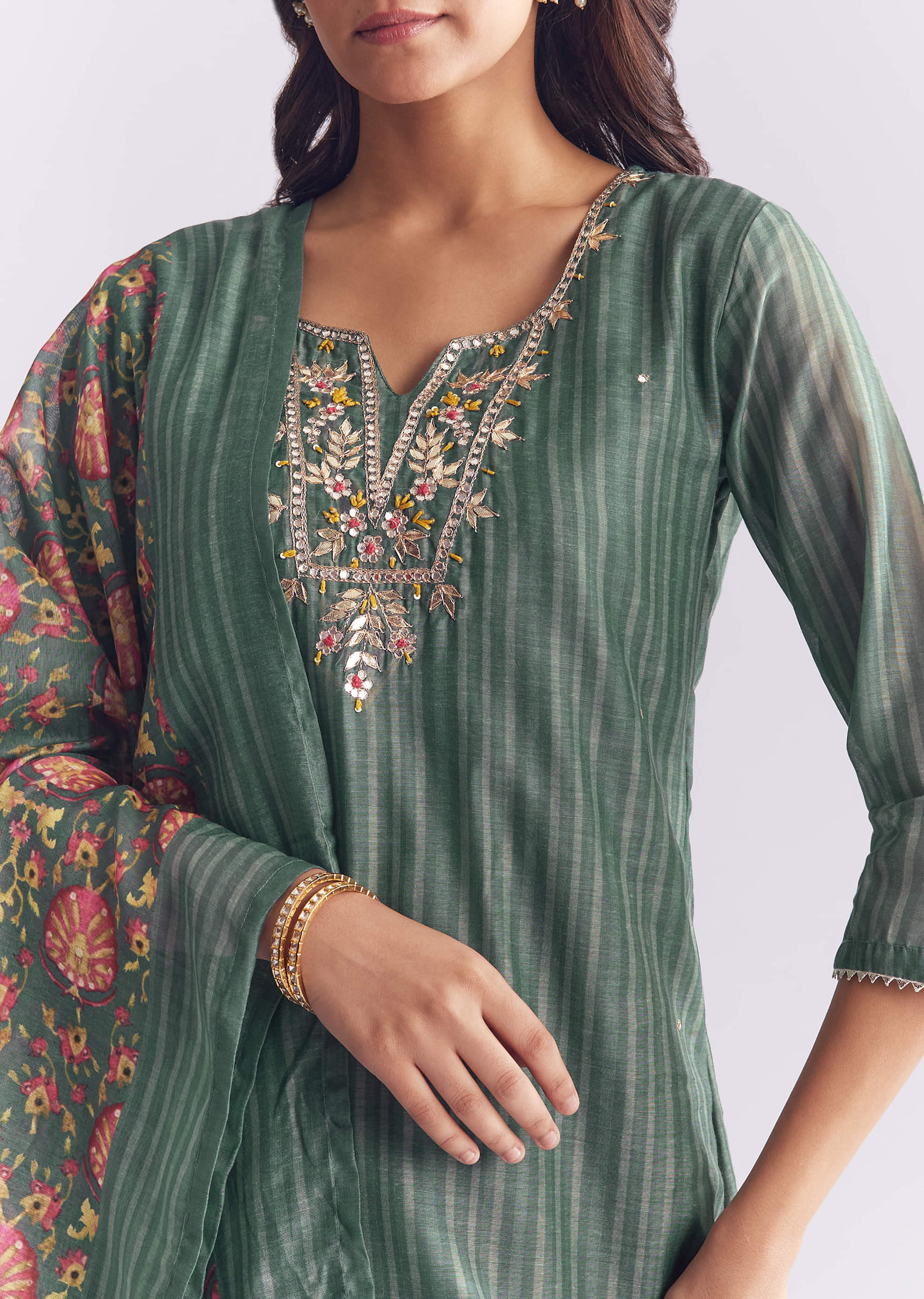 green-chanderi-kurta-set-with-stripe-print-and-gota-work-sg357767-2.jpg
