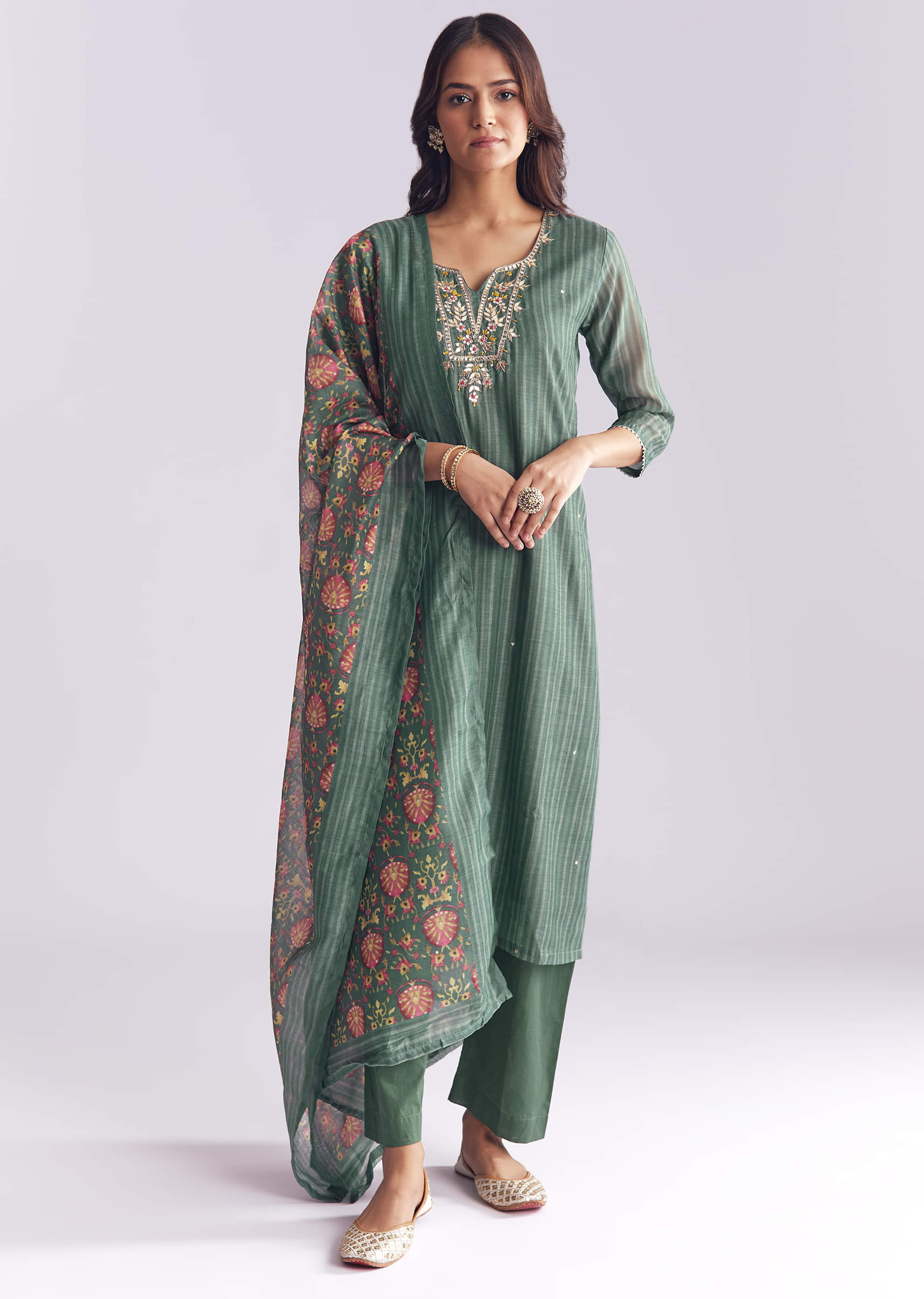 green-chanderi-kurta-set-with-stripe-print-and-gota-work-sg357767-3.jpg