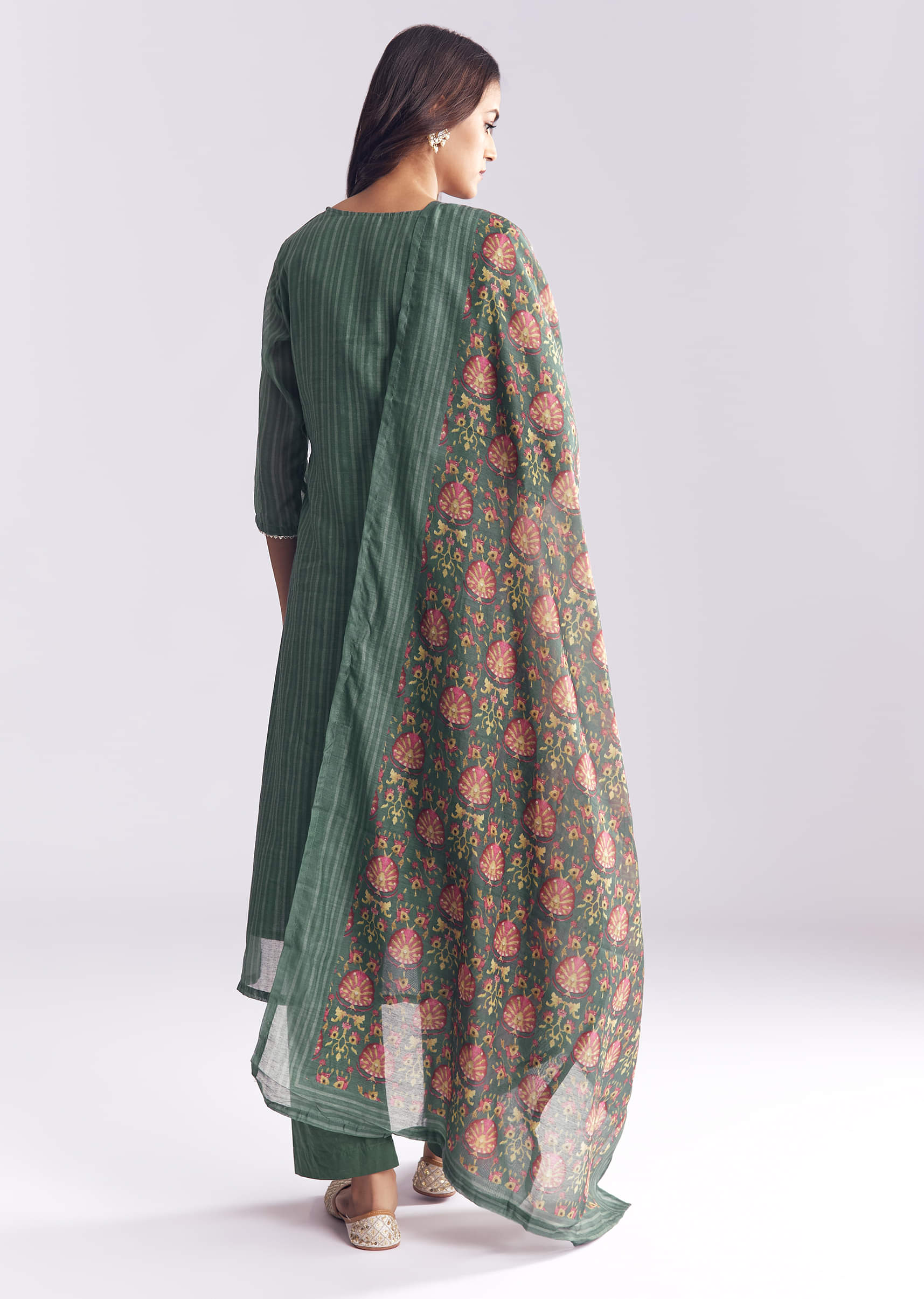 green-chanderi-kurta-set-with-stripe-print-and-gota-work-sg357767-5.jpg