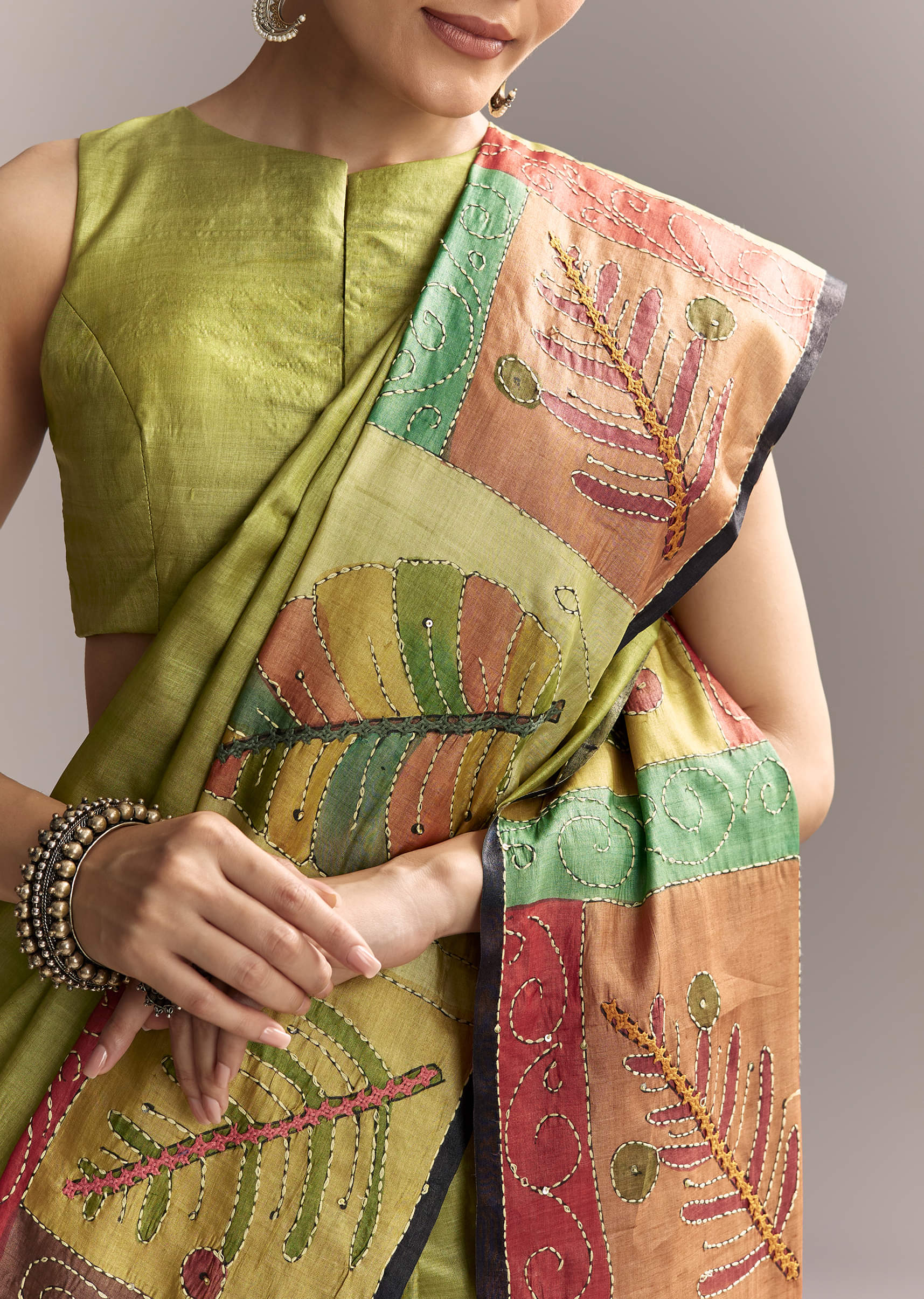 green-cotton-authentic-hand-painted-saree-with-contrast-border-sg317787-2.jpg