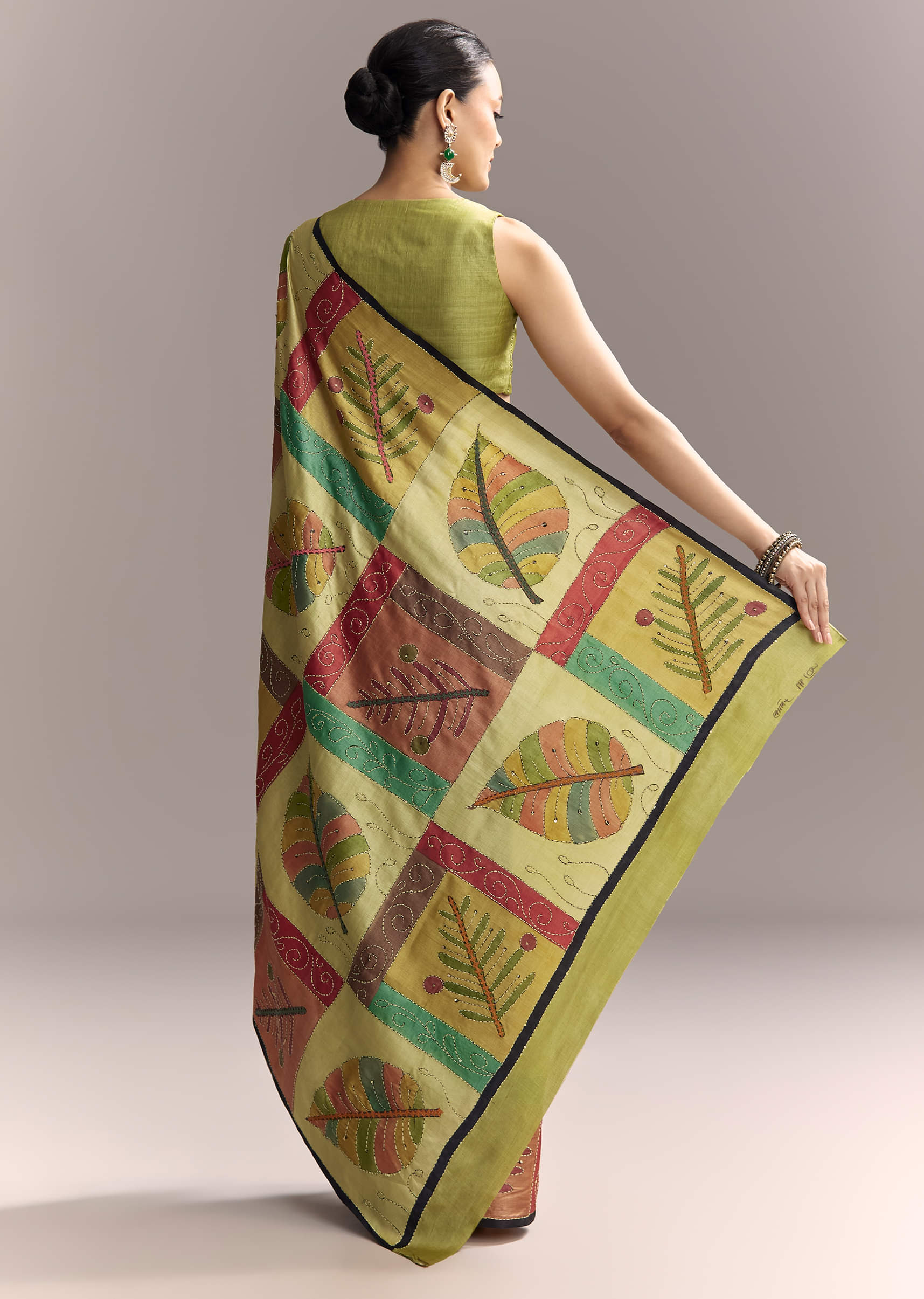 green-cotton-authentic-hand-painted-saree-with-contrast-border-sg317787-4.jpg