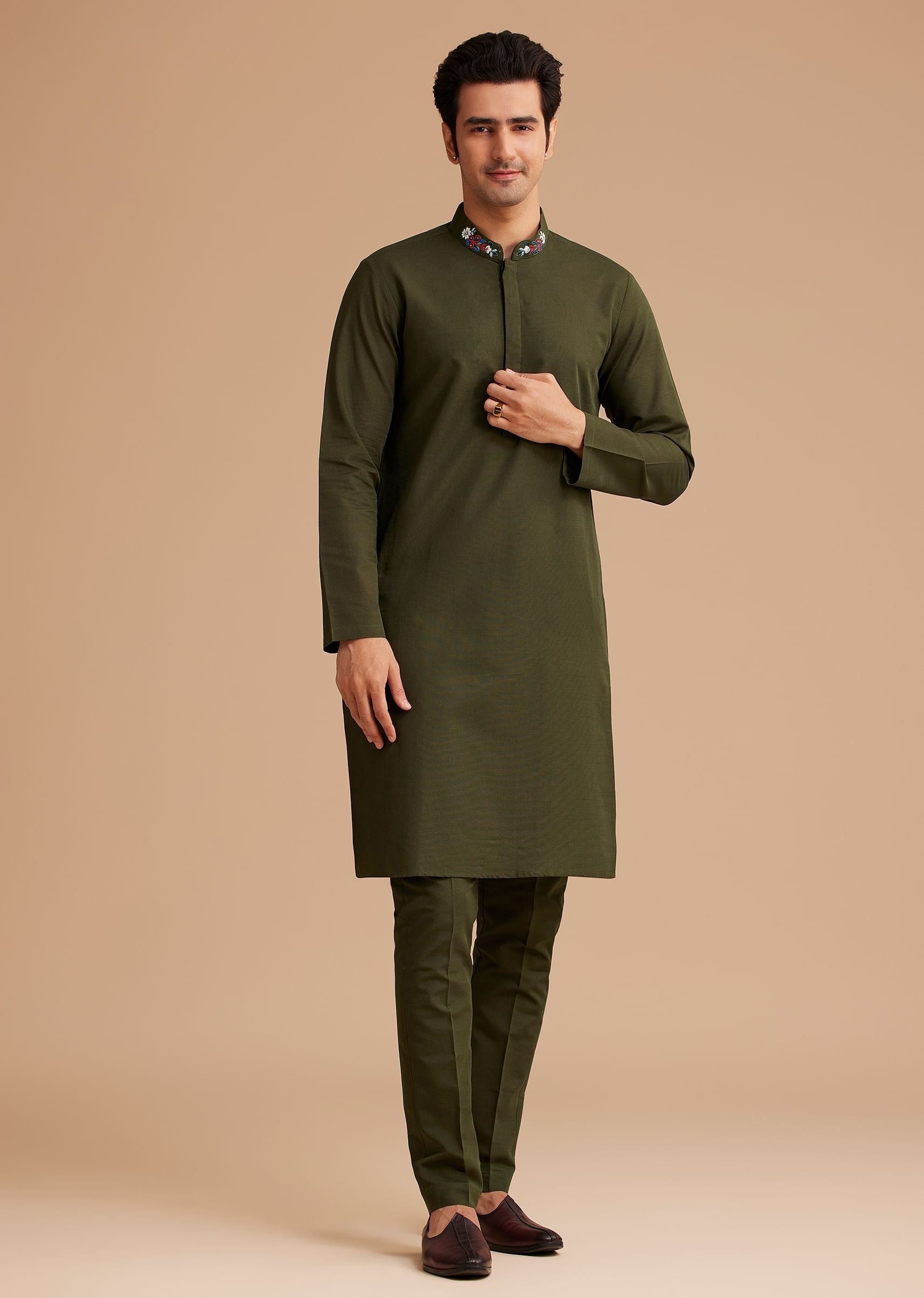 green-cotton-kurta-set-with-embroidered-pocket-and-collar-sg271245-6_2a90b331-9fc9-4814-9374-ec1d72db068e.jpg